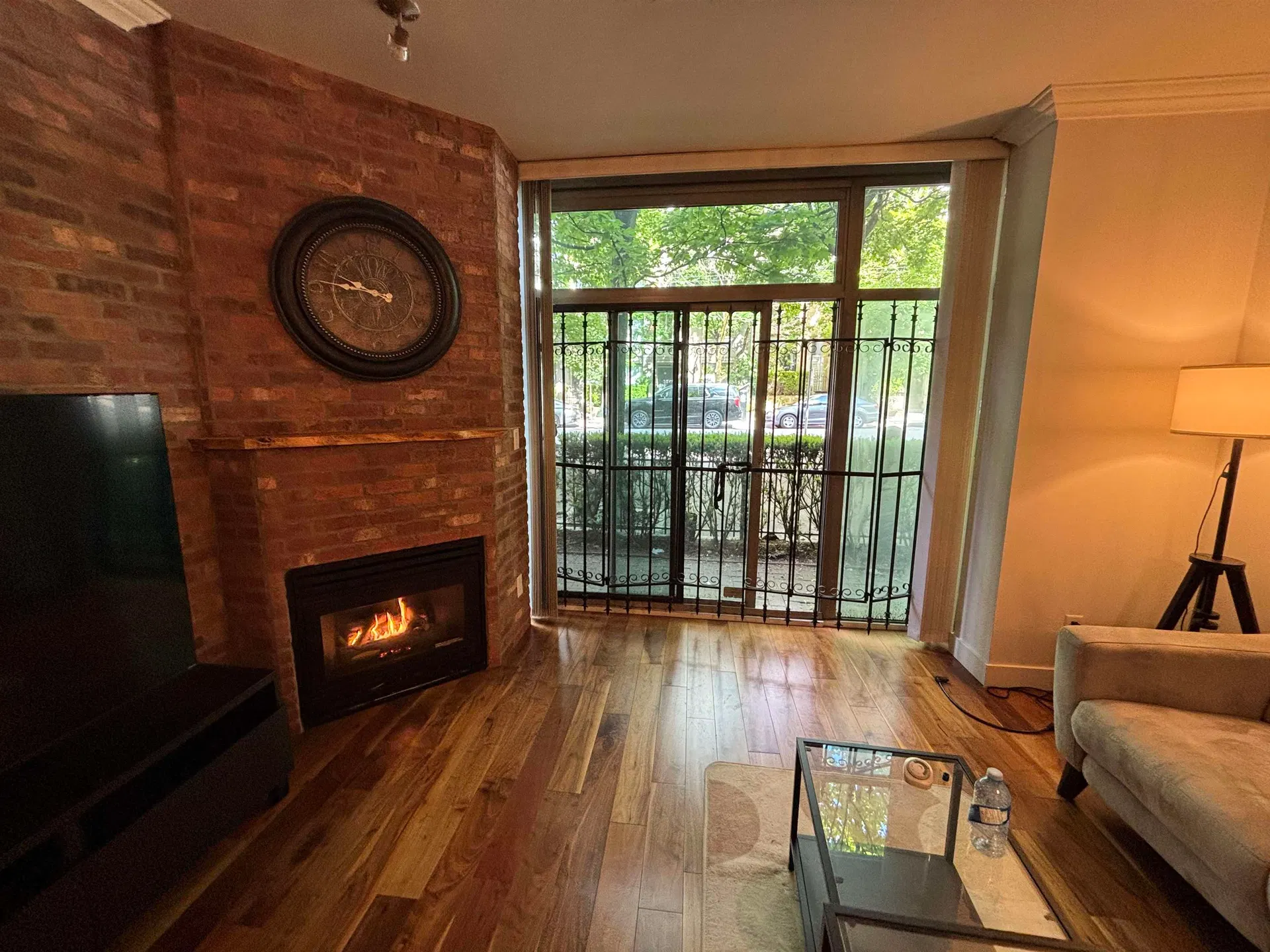 Photo 4 of 23 at xx2 – 928 Richards Street
