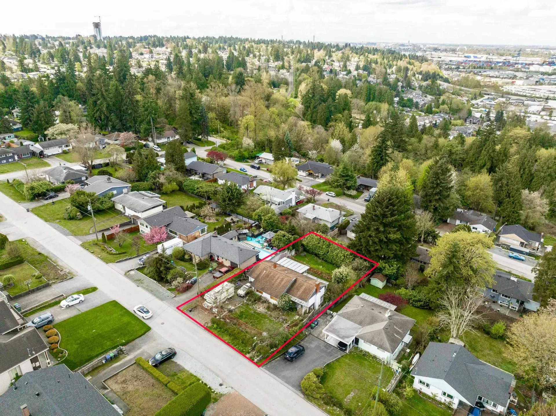 Photo 5 of 7 at 10259 124a Street