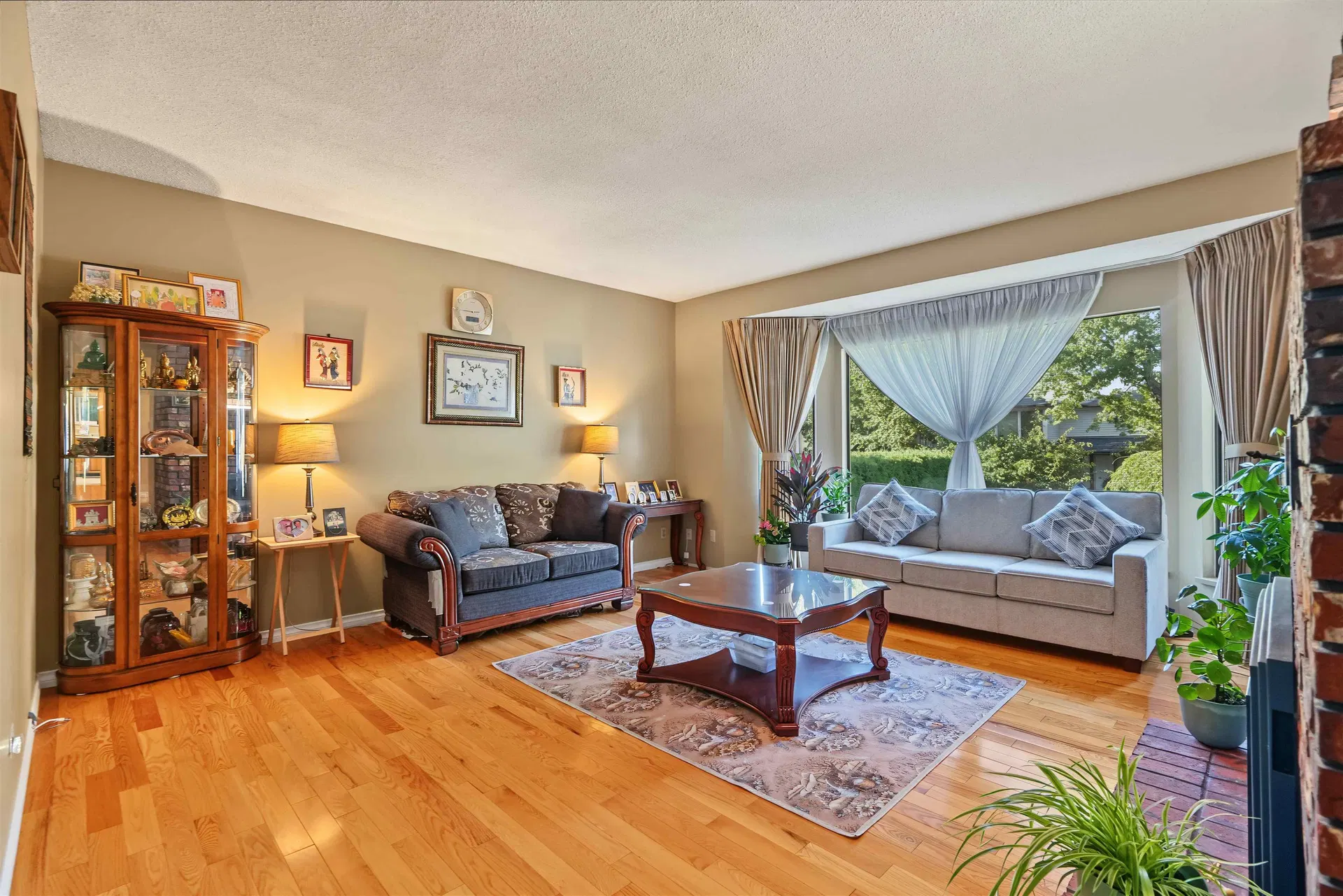 Photo 4 of 32 at 15676 97a Avenue