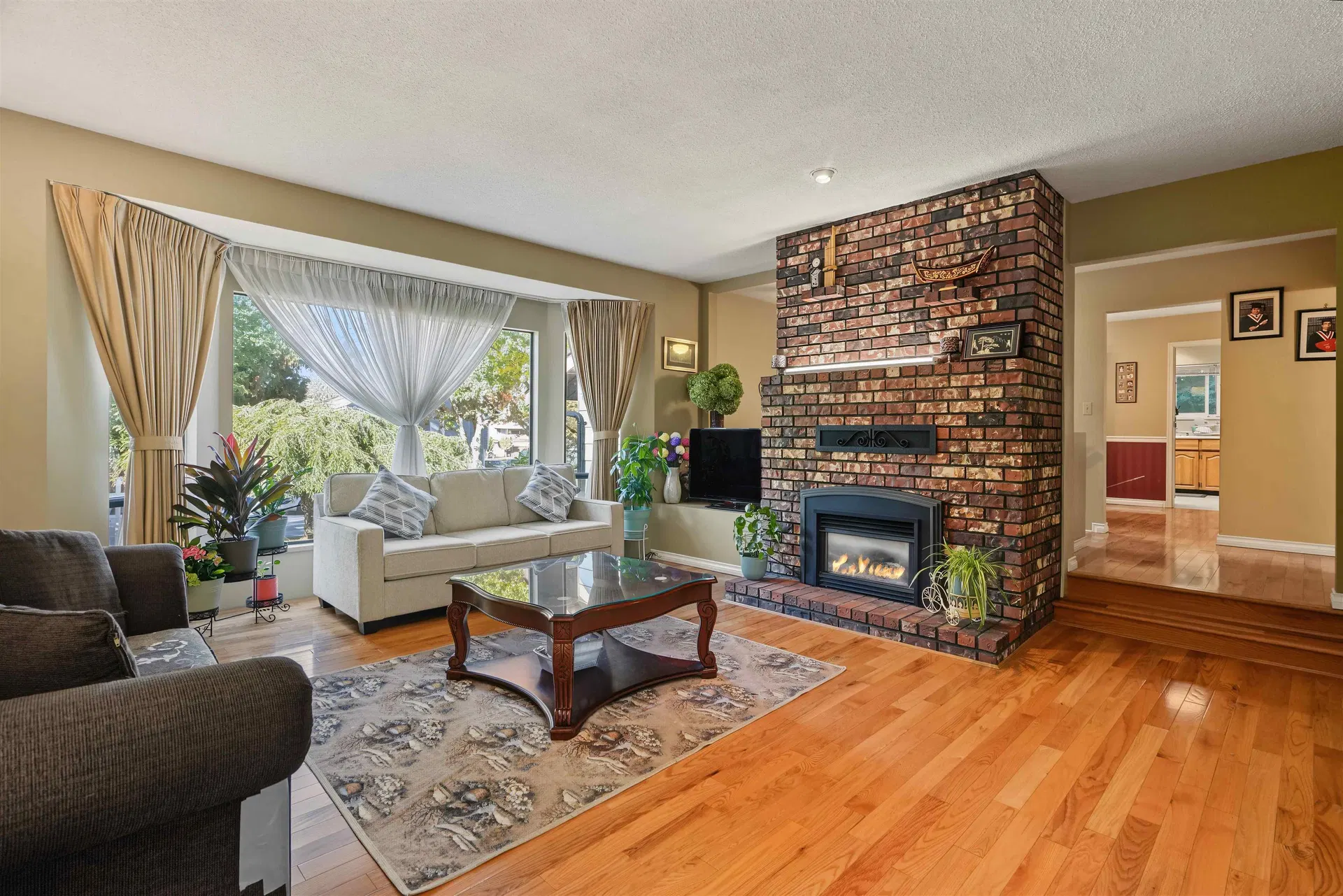 Photo 5 of 32 at 15676 97a Avenue
