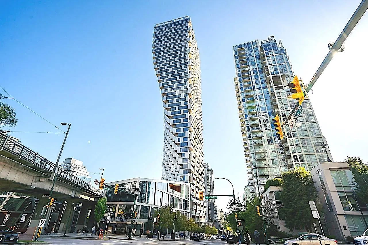 Photo 5 of 37 at #2611 – 1480 Howe Street