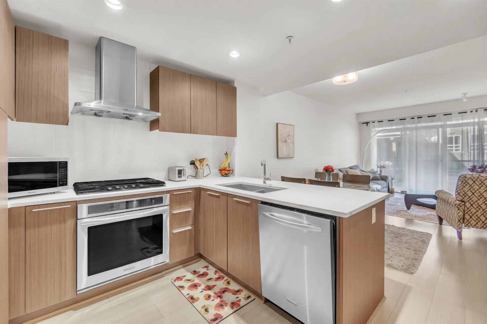 Photo 5 of 23 at #609 – 6033 Gray Avenue