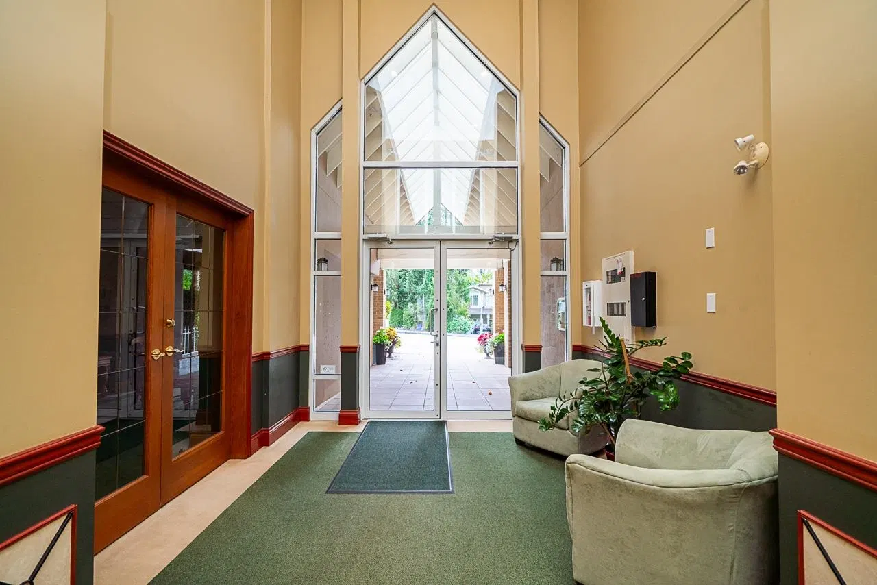 Photo 2 of 31 at #207 – 678 W Queens Road