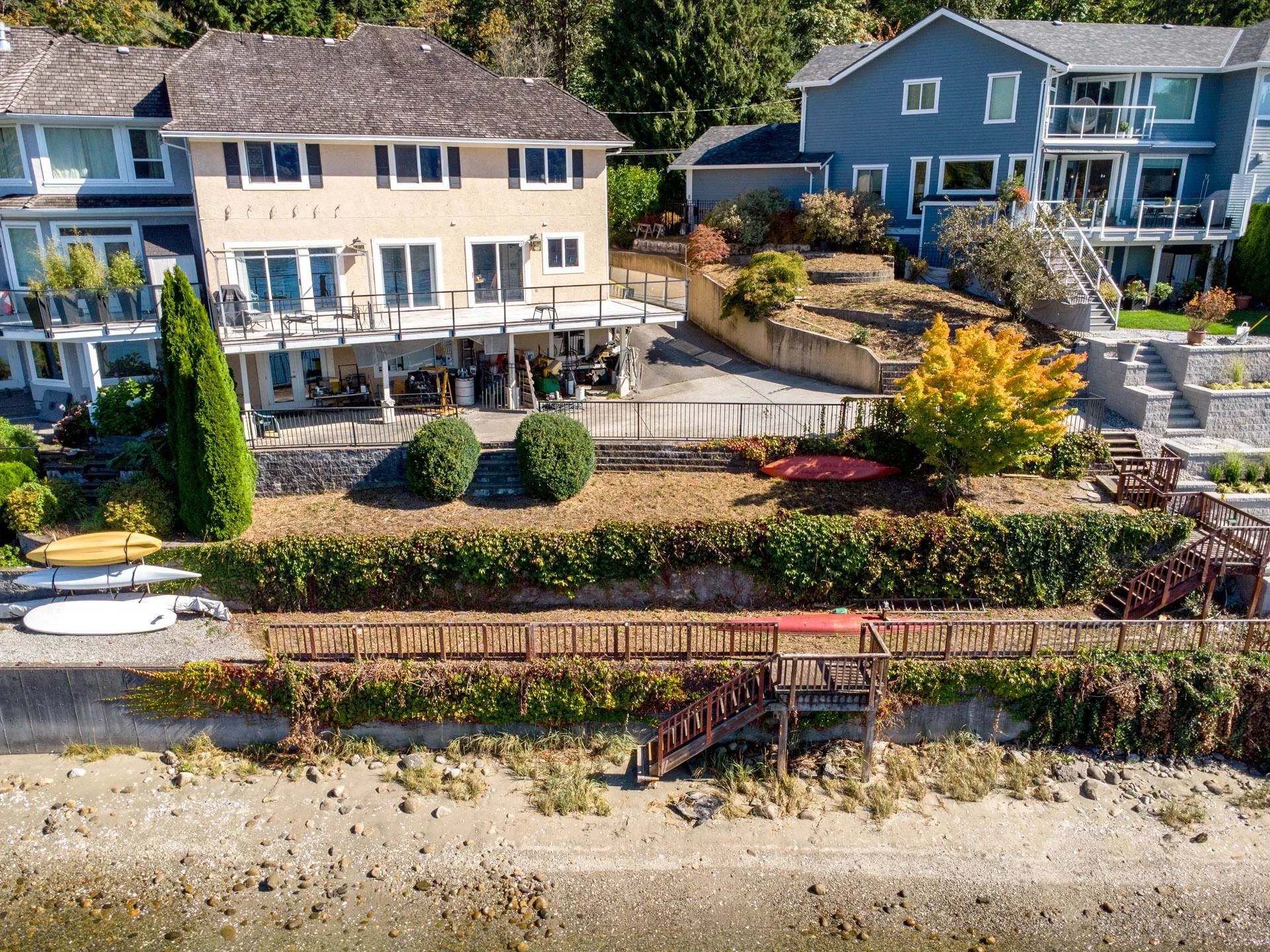 Photo 5 of 28 at 1678 Beach Avenue