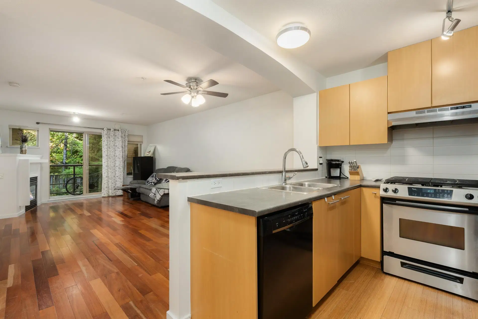 #414 – 9319 University Crescent