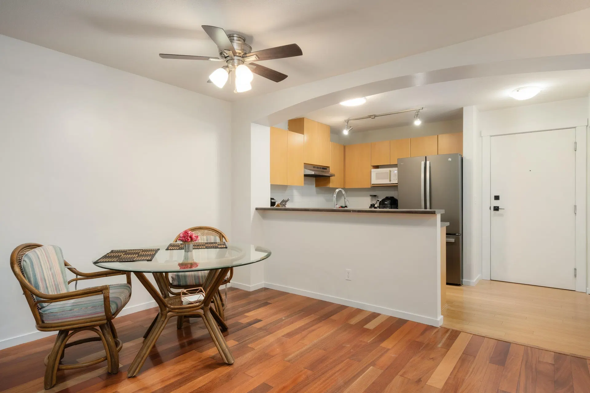 Photo 5 of 26 at #414 – 9319 University Crescent