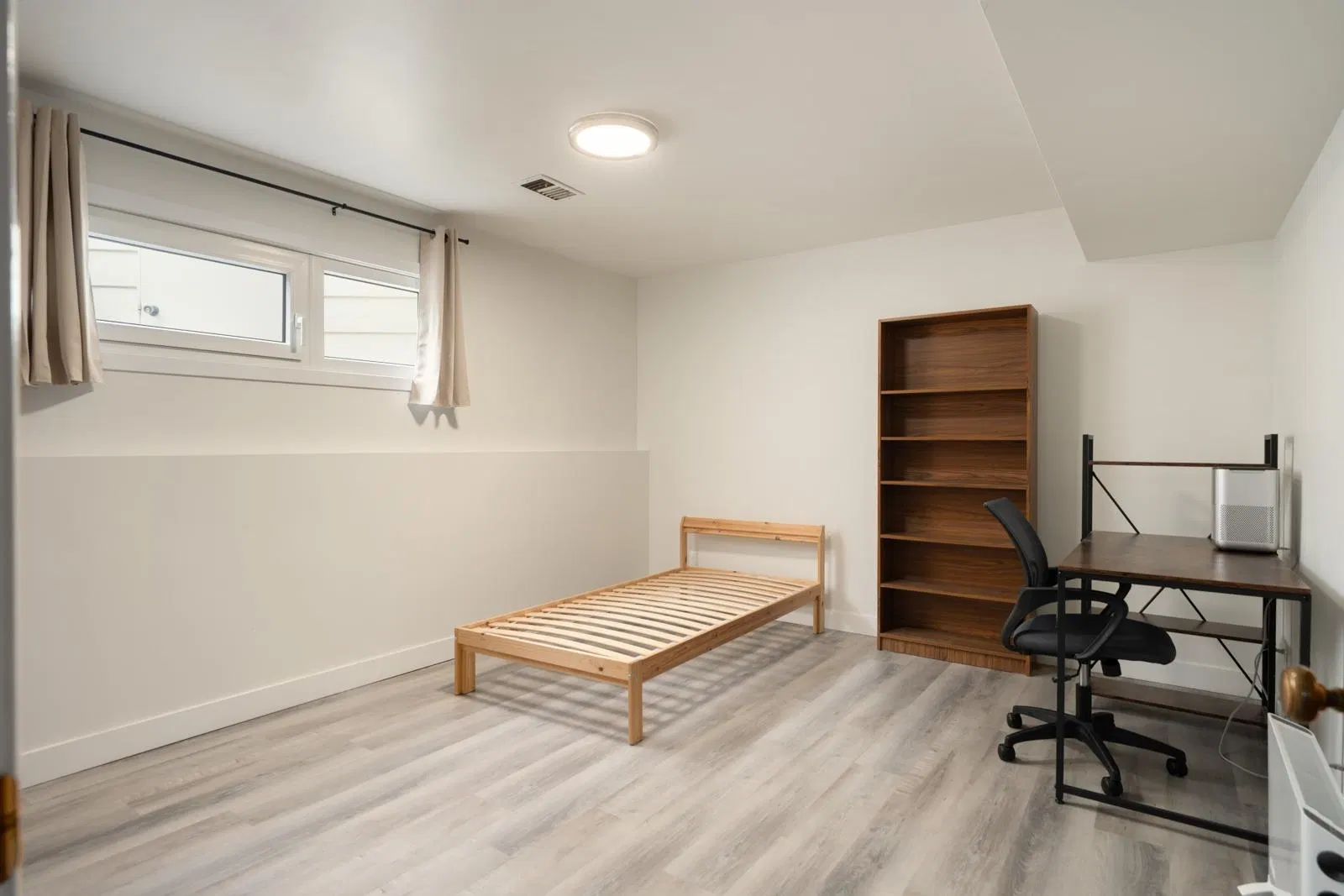 Photo 4 of 20 at Basement – 4769 Haggart Street