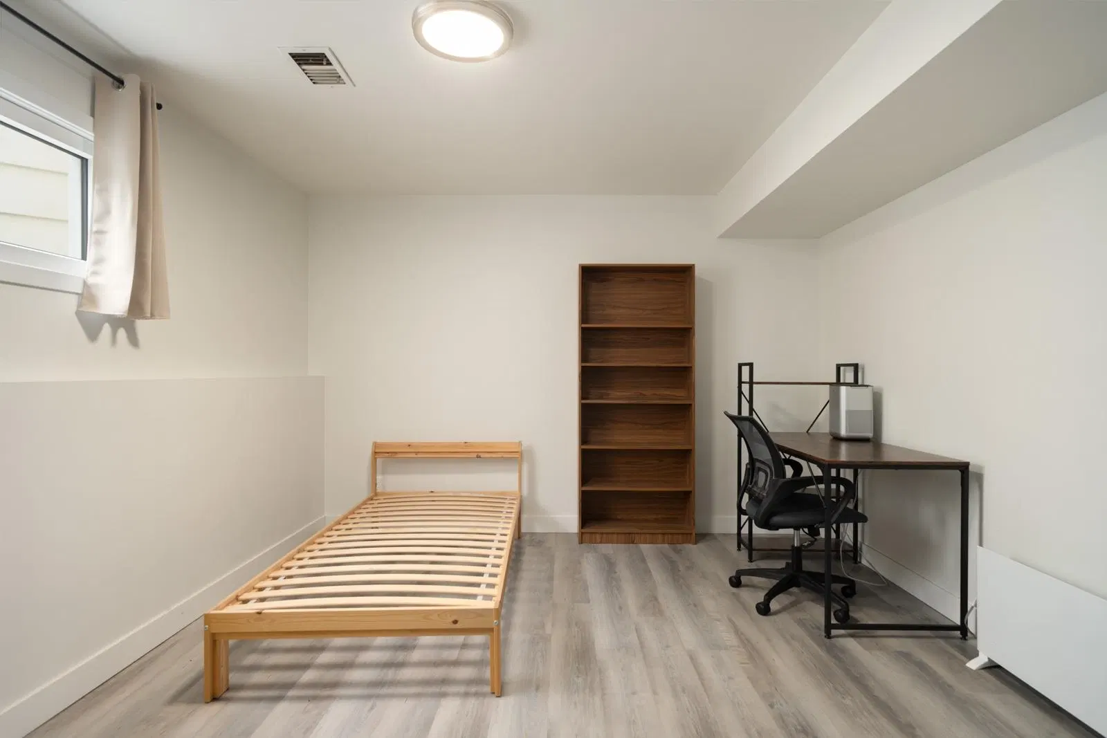 Photo 5 of 20 at Basement – 4769 Haggart Street