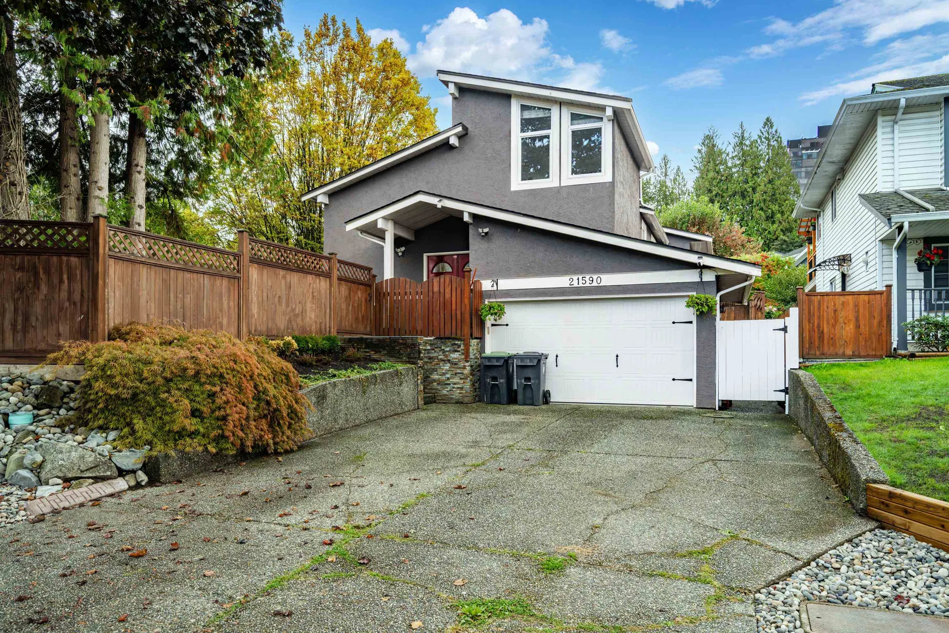 Photo 2 of 40 at 21590 93a Avenue