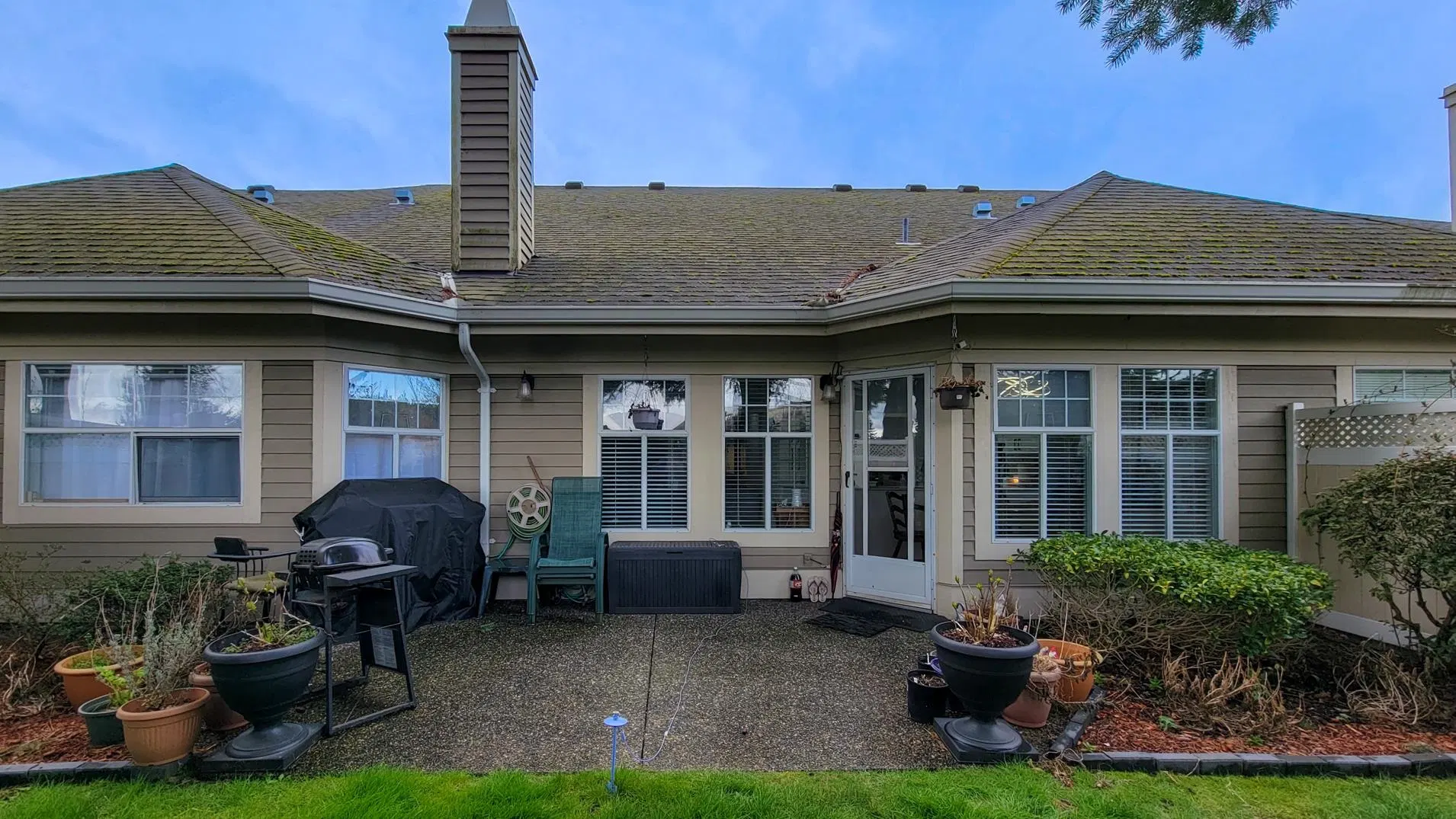 Photo 2 of 19 at #19 – 15677 24 Avenue