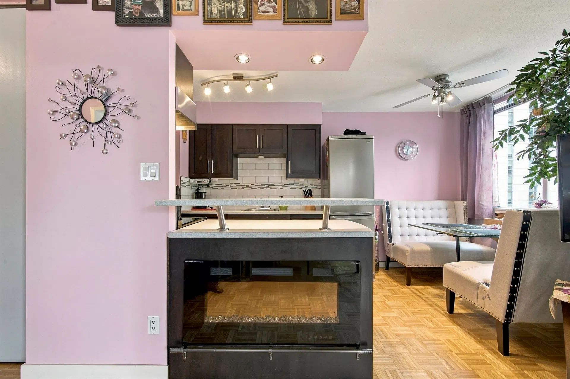Photo 4 of 13 at #705 – 1251 Cardero Street