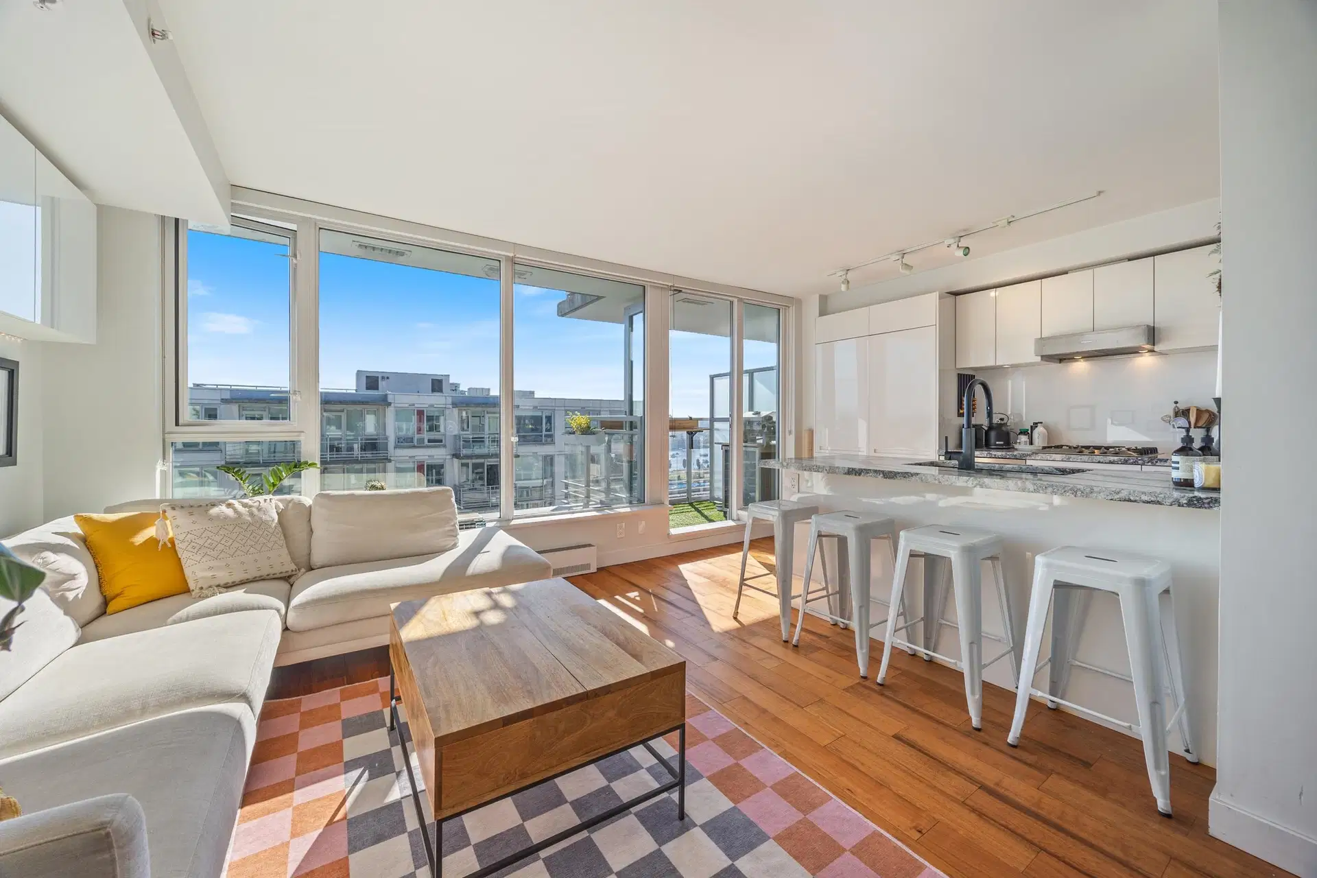 PH9 – 188 Keefer Street