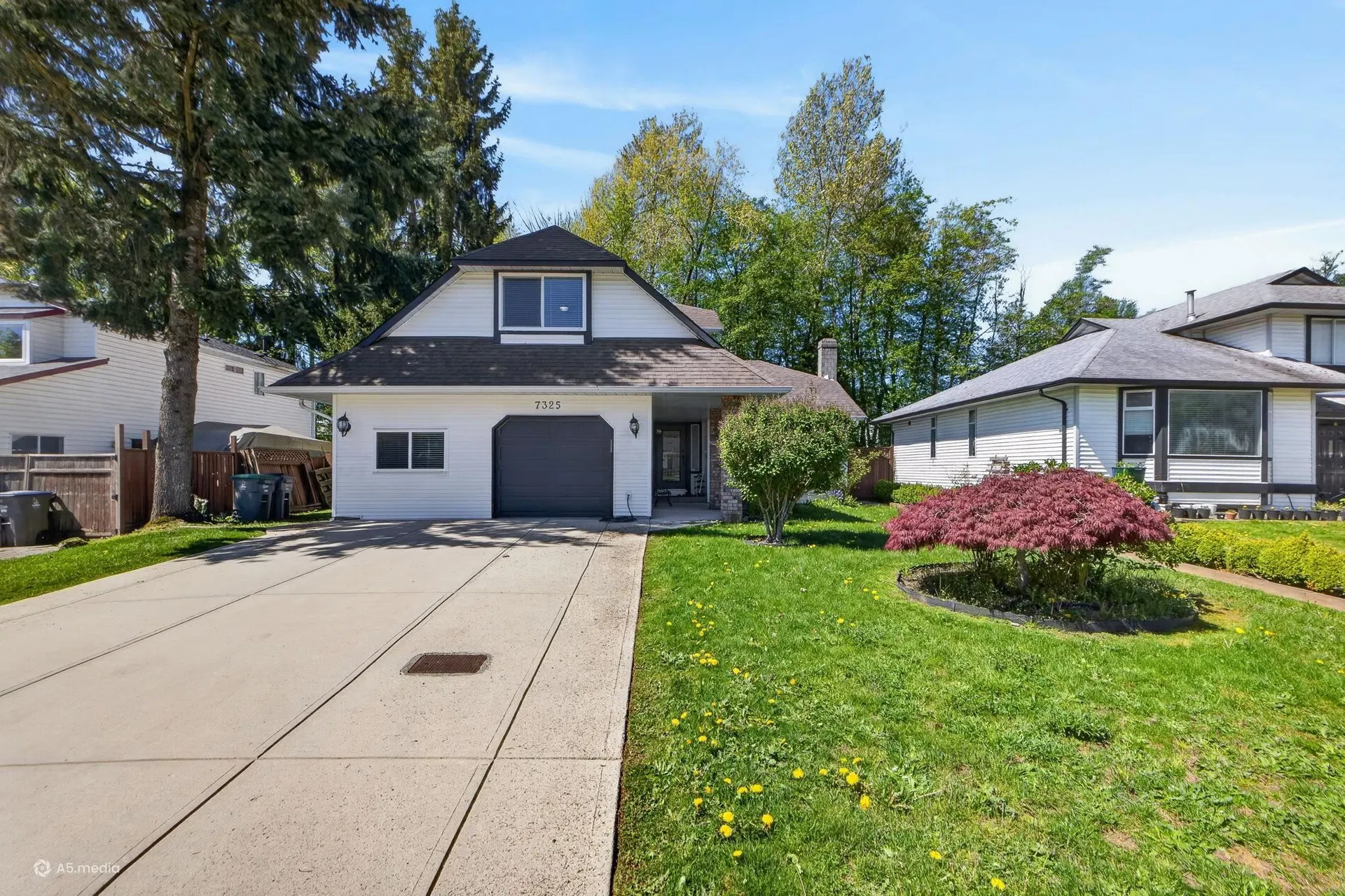 Photo 3 of 27 at 7325 123 Street