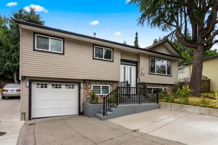 Photo 1 of 20 at 15077 86b Avenue