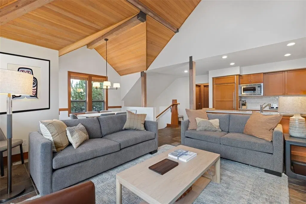 Photo 4 of 23 at A – 4847 Casabella Crescent