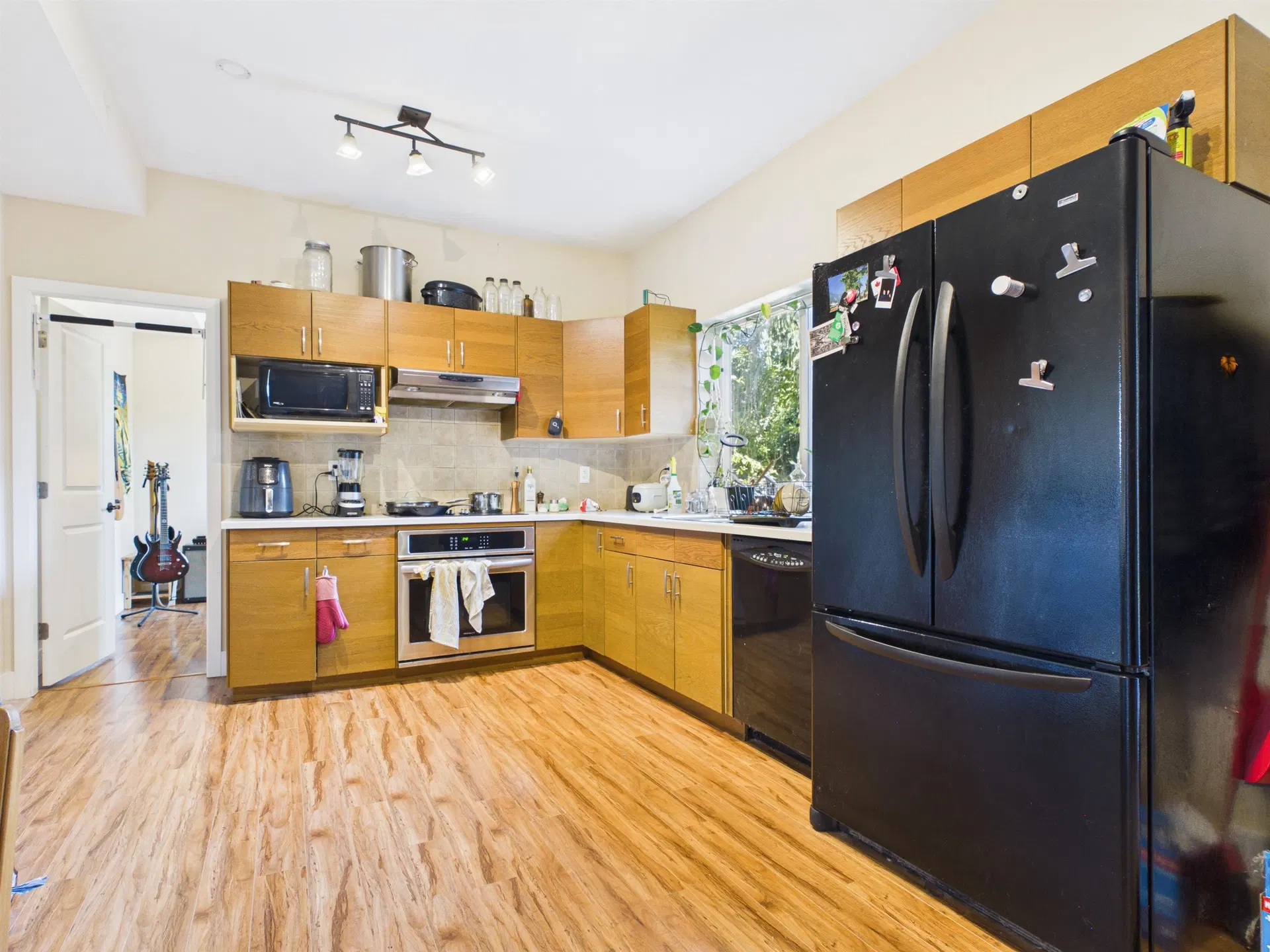 Photo 5 of 40 at 487 Alouette Drive