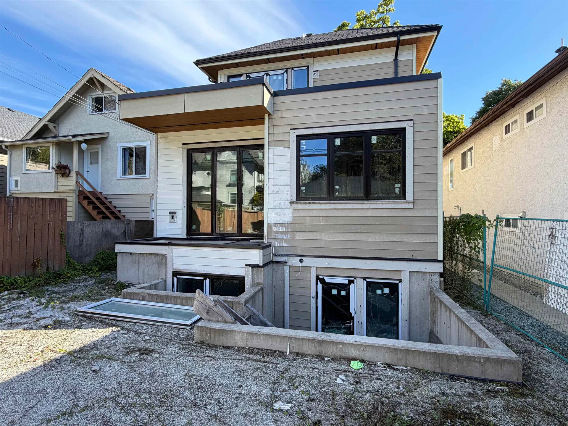 Photo 5 of 8 at 2911 W 34th Avenue