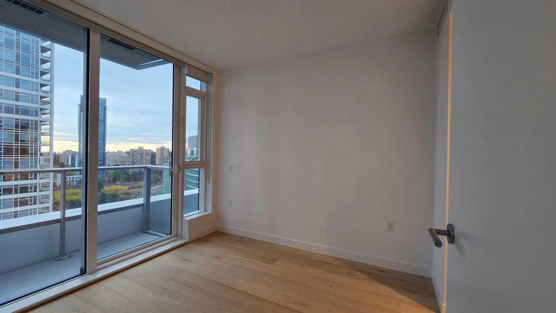 Photo 5 of 19 at #1603 – 6000 Mckay Avenue