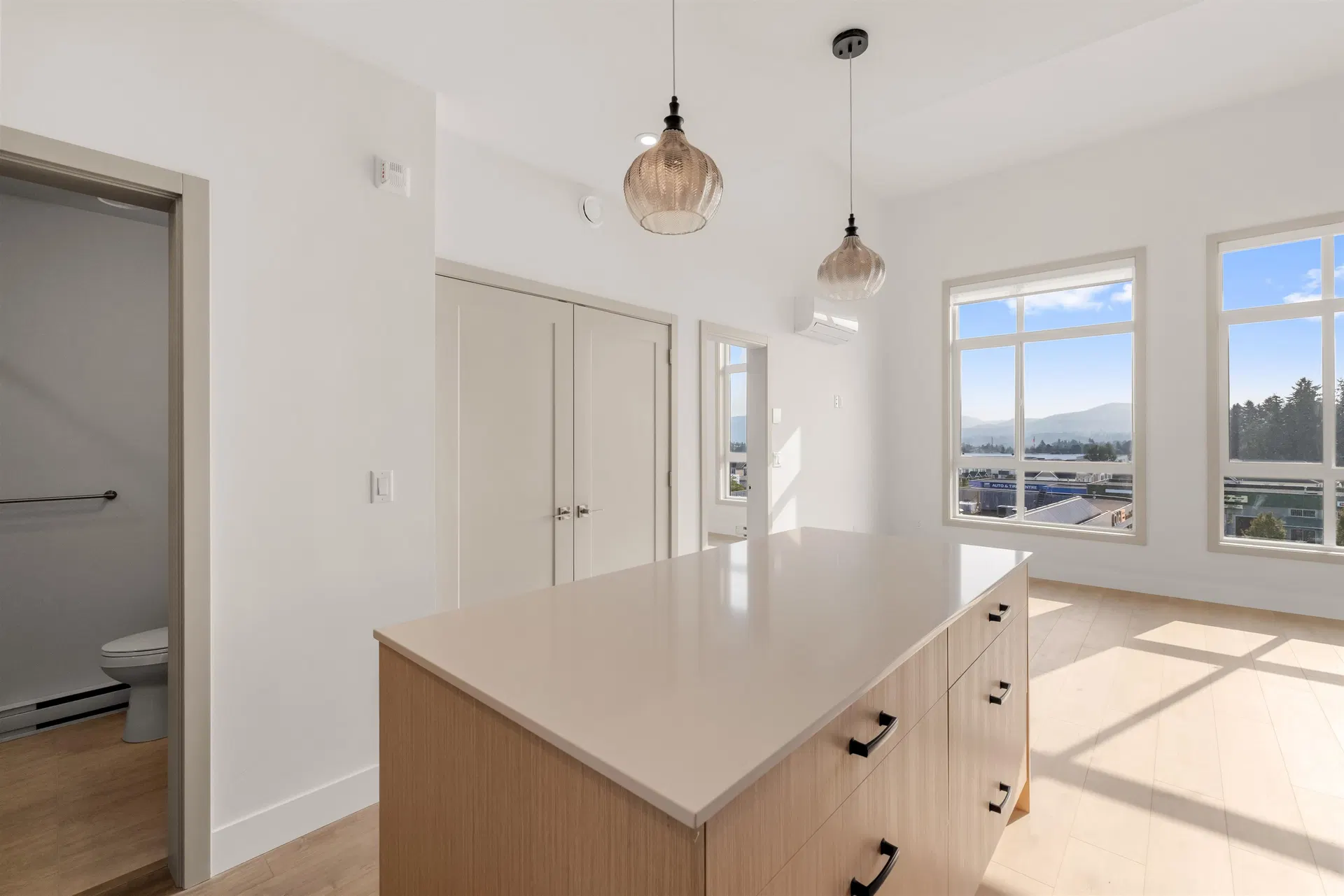 Photo 3 of 19 at #505 – 32528 Simon Avenue