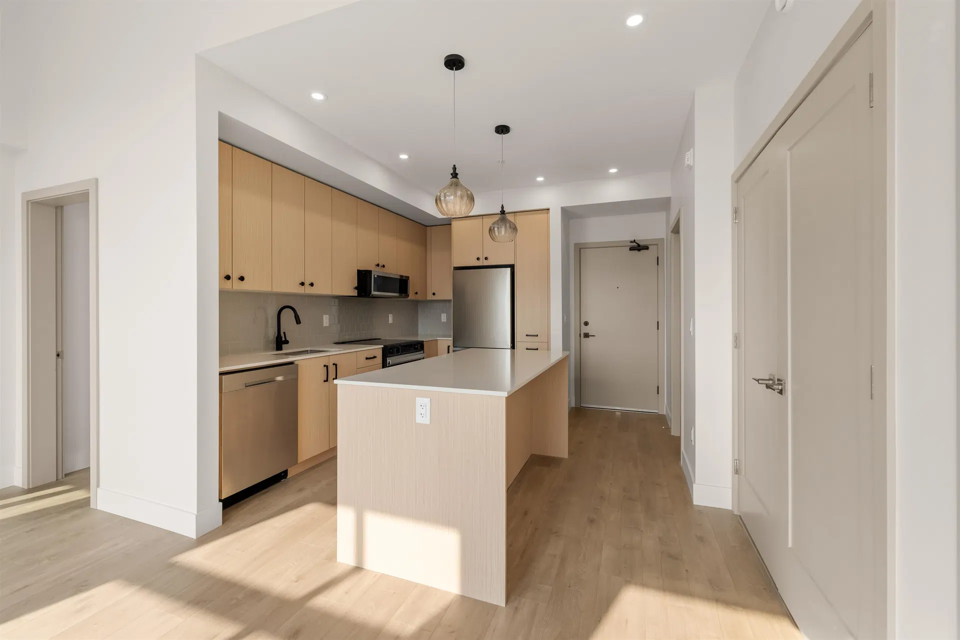 Photo 5 of 19 at #505 – 32528 Simon Avenue