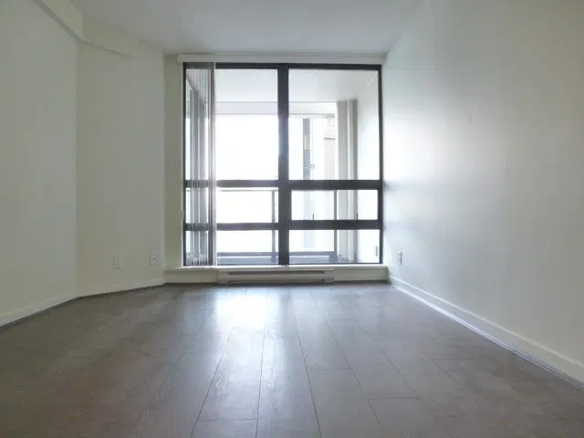 Photo 3 of 12 at #1233 – 933 Hornby Street