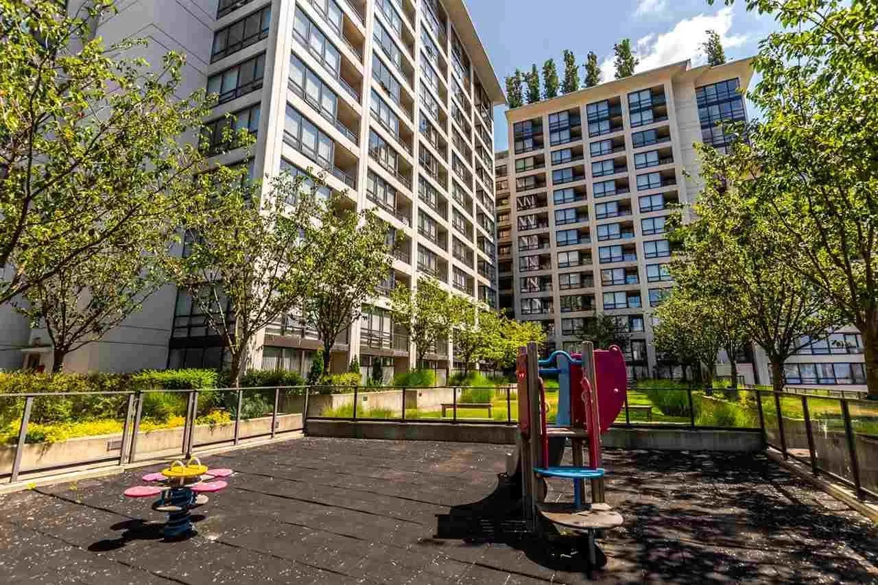 Photo 5 of 12 at #1233 – 933 Hornby Street