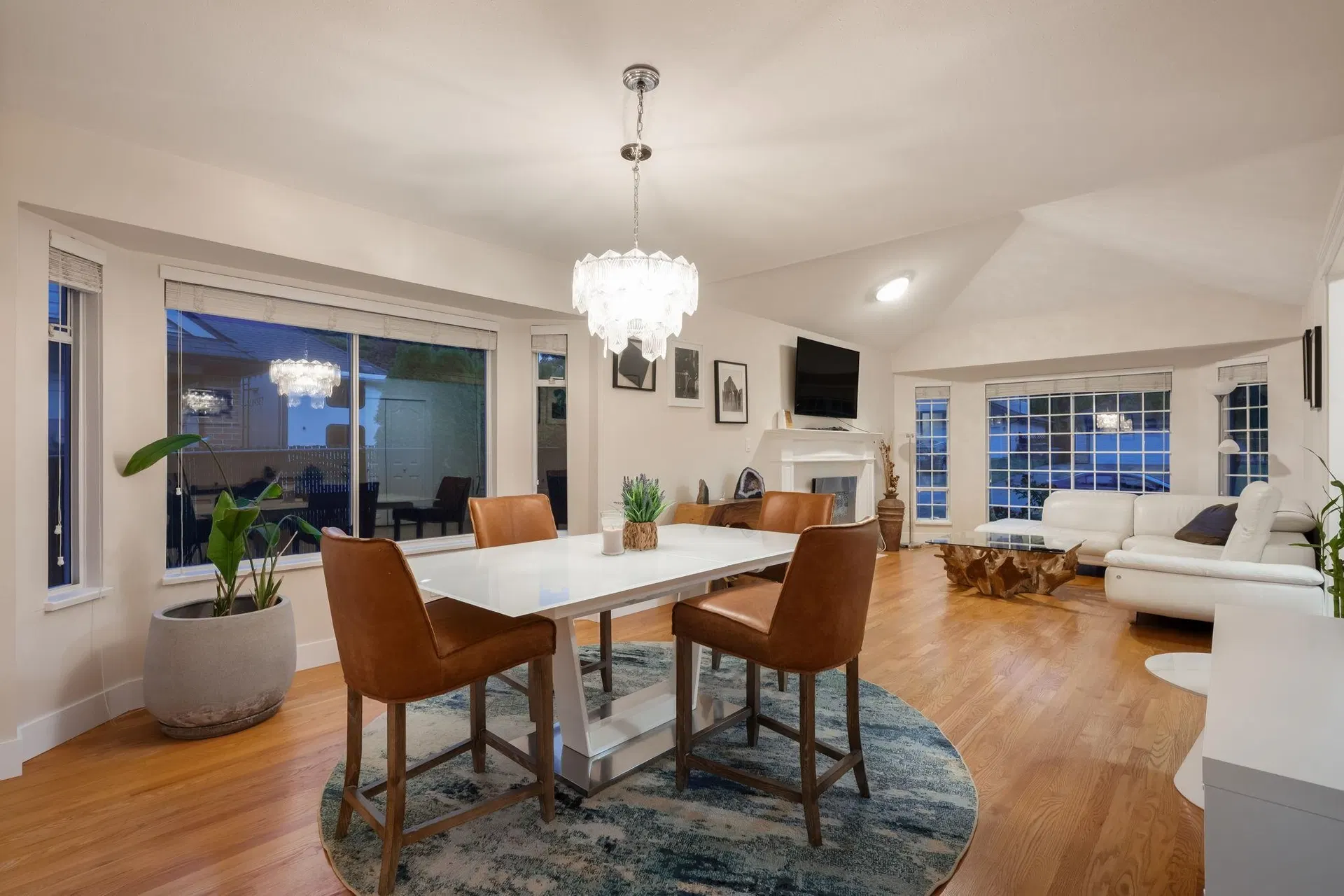 Photo 5 of 27 at 15295 111a Avenue