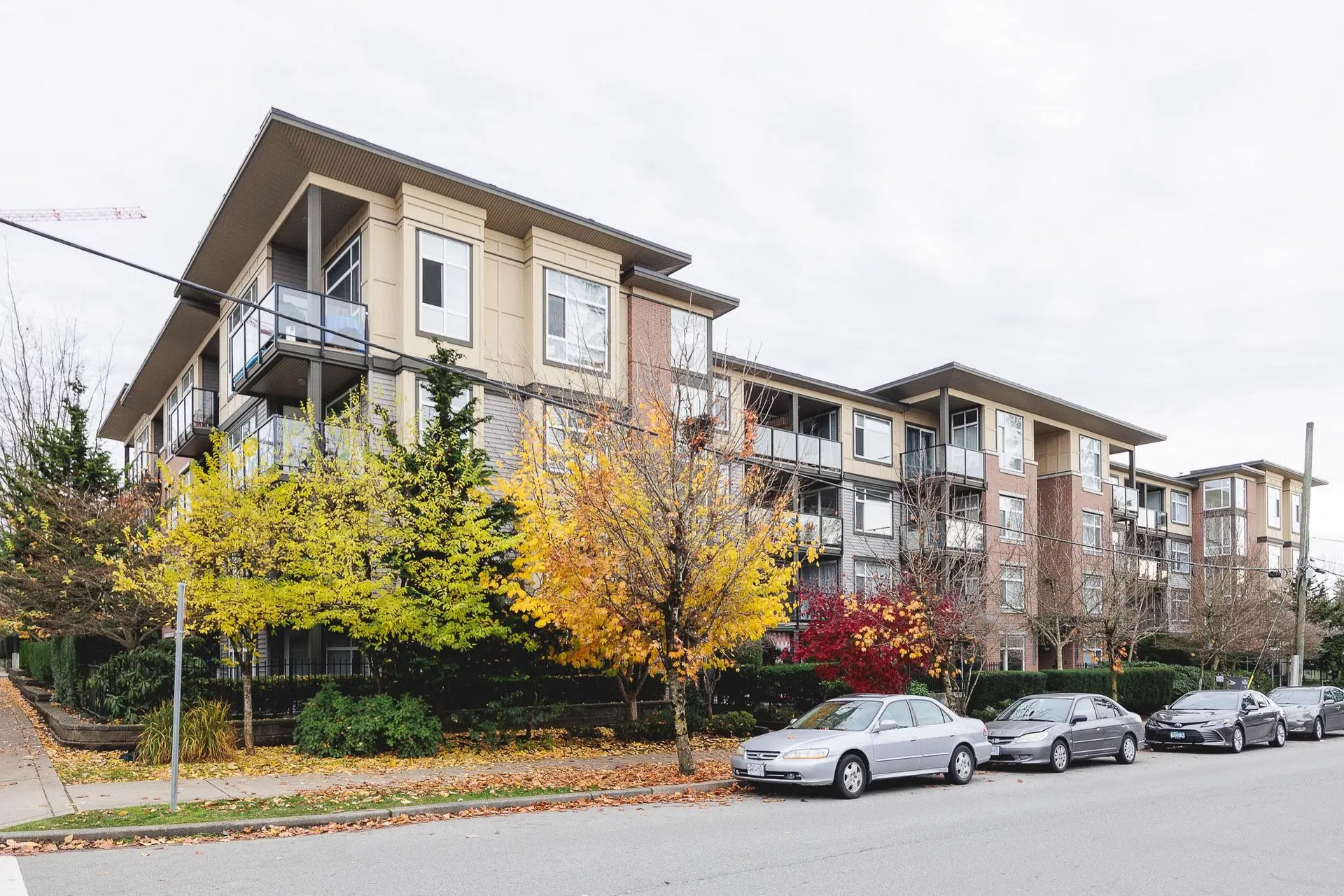 Photo 3 of 26 at #408 – 10788 139 Street