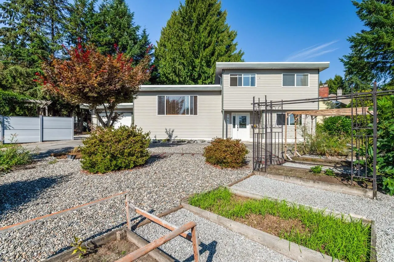 Photo 2 of 23 at 1861 Galer Way