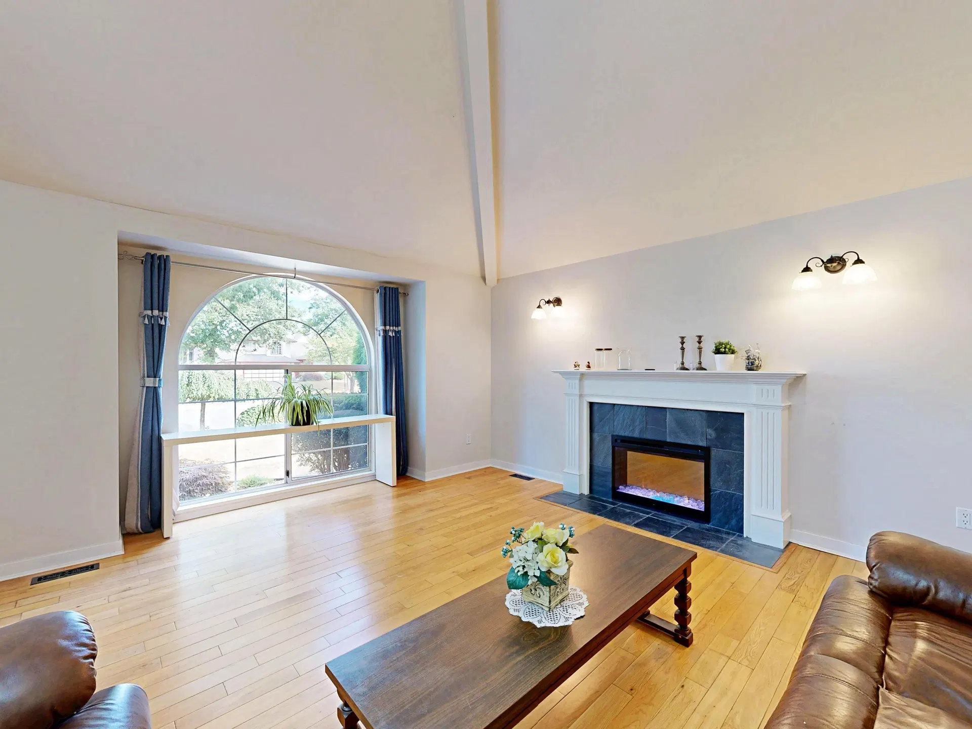 Photo 5 of 40 at 10285 167 Street