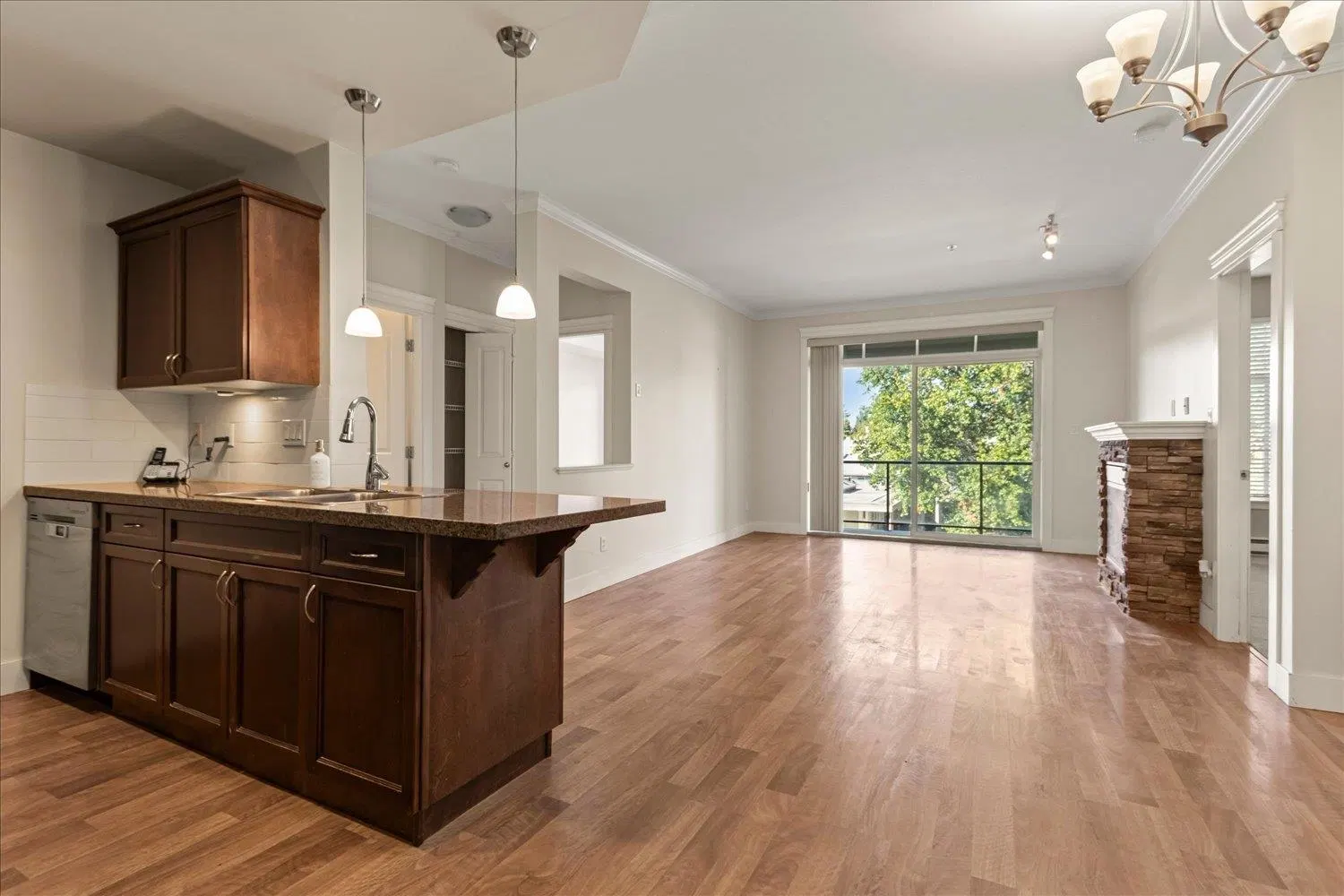 #302 – 33338 Mayfair Avenue