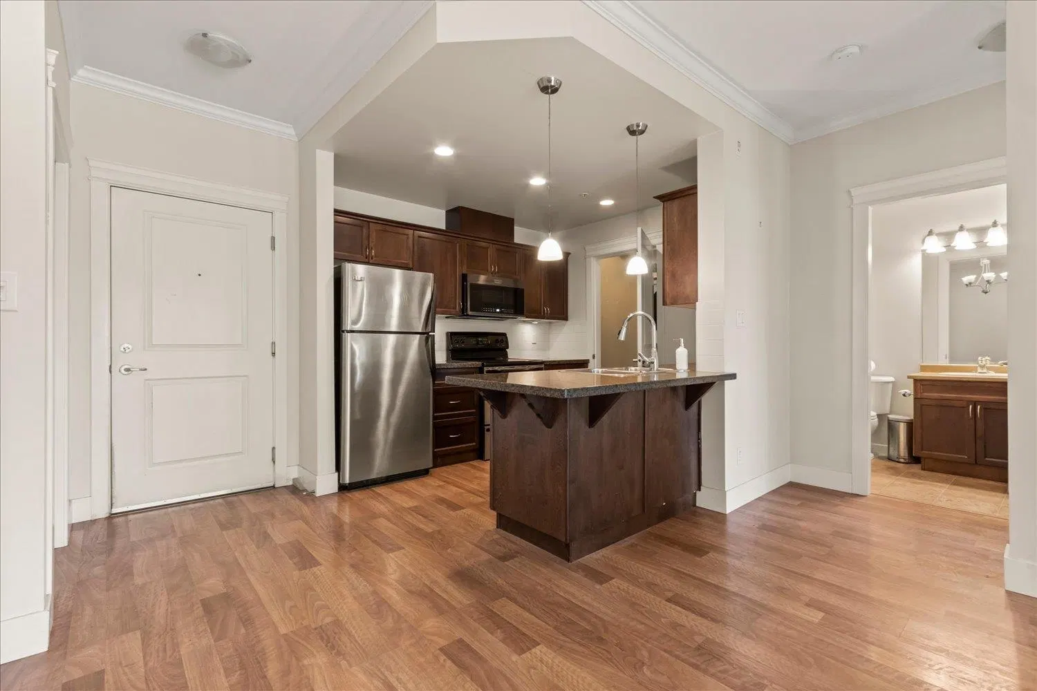 Photo 2 of 33 at #302 – 33338 Mayfair Avenue
