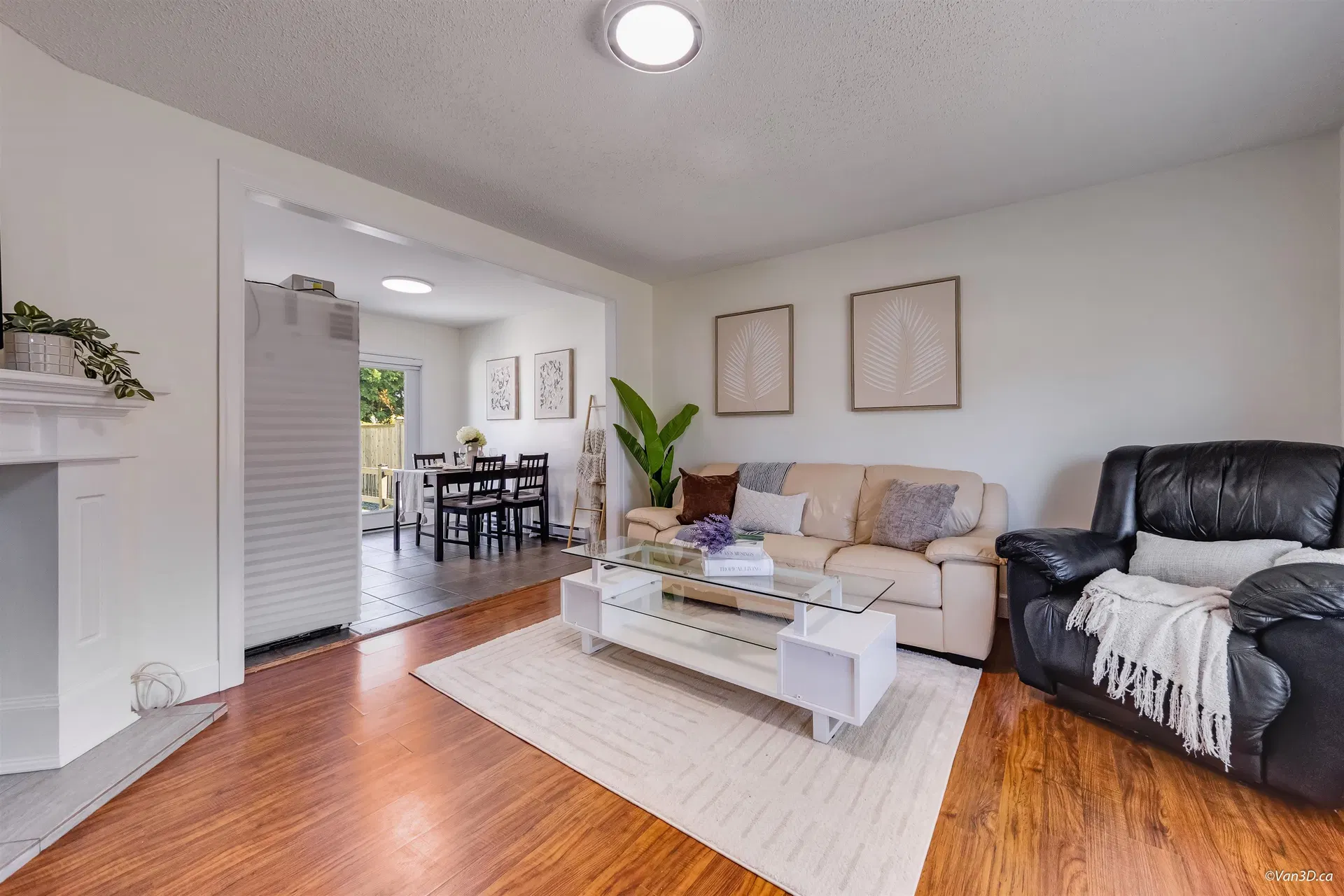 Photo 4 of 21 at 5052 205b Street