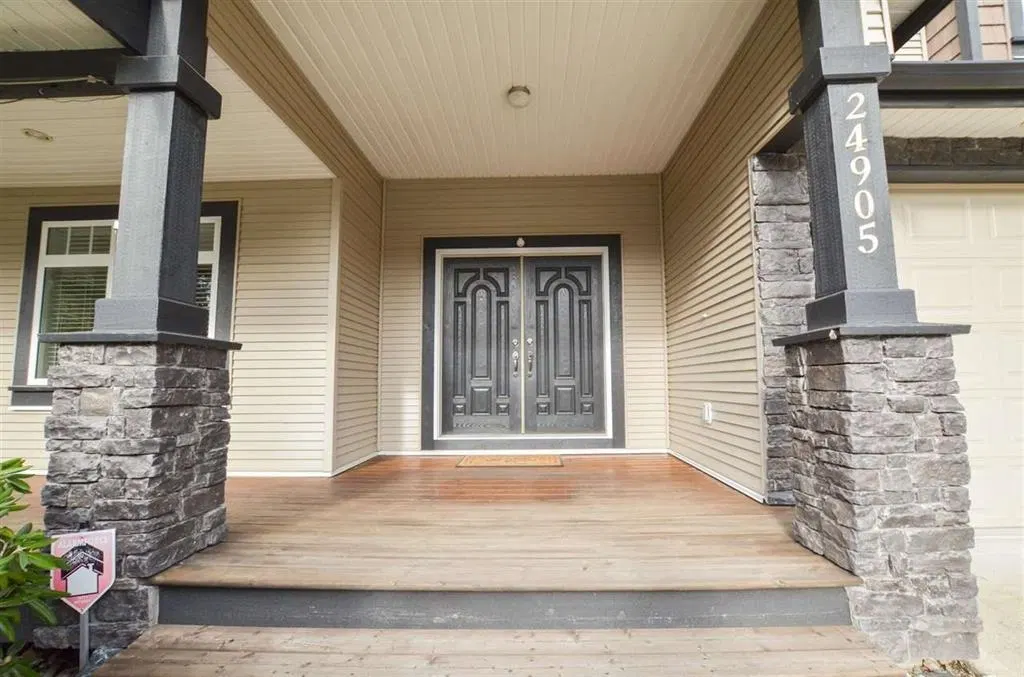 Photo 4 of 18 at 24905 108a Avenue