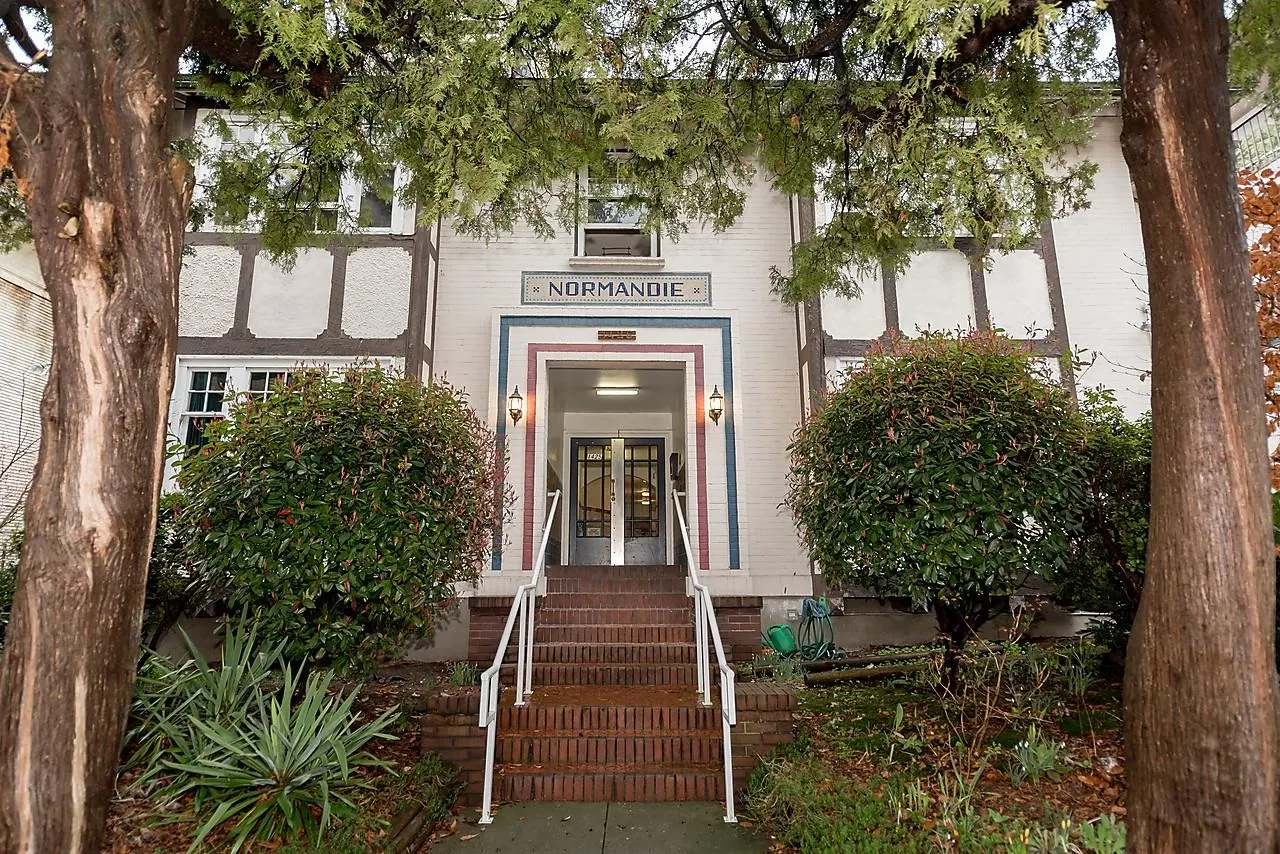 Photo 4 of 20 at #104 – 1425 Haro Street