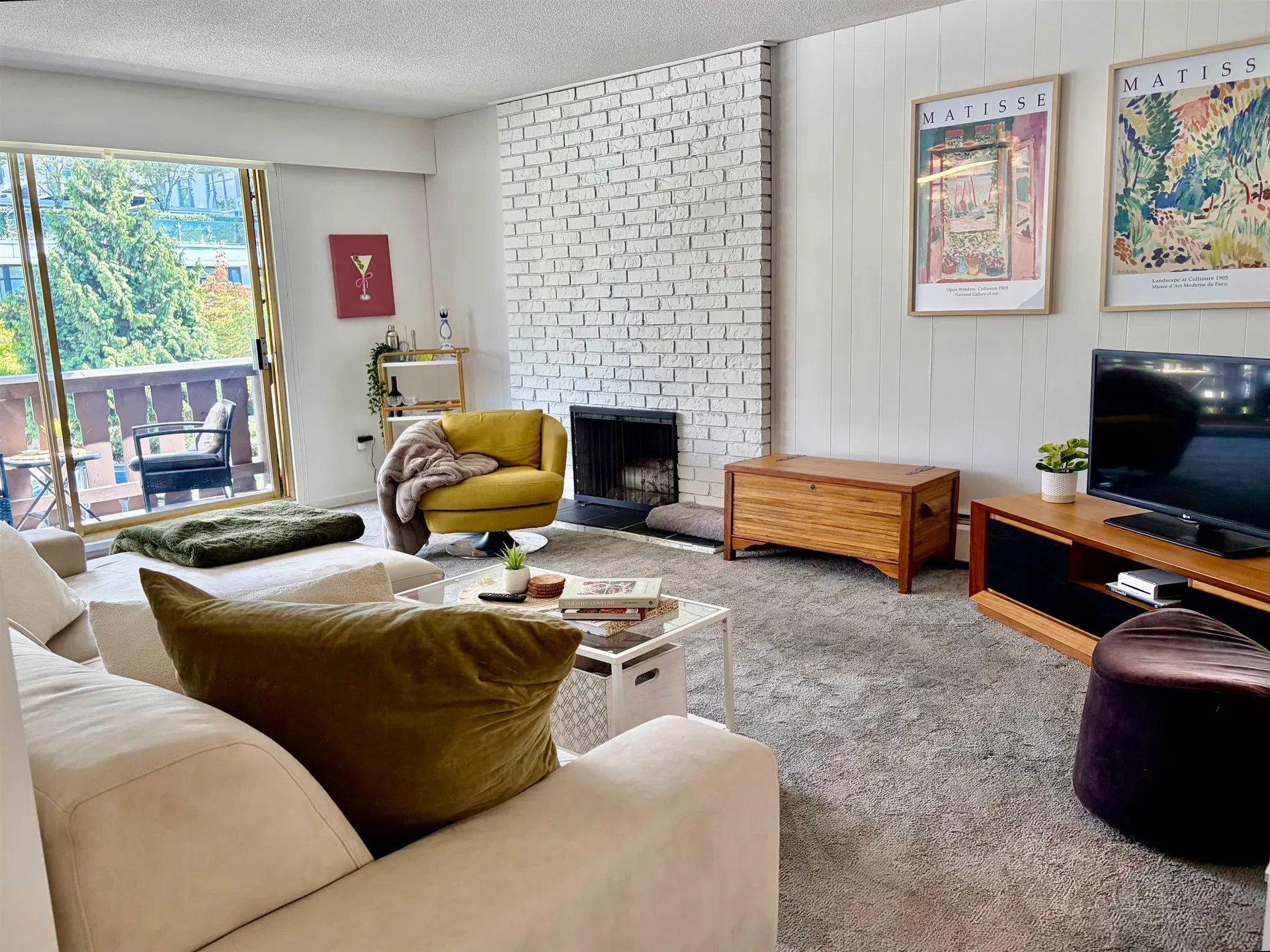 Photo 4 of 27 at #202 – 1345 Chesterfield Avenue
