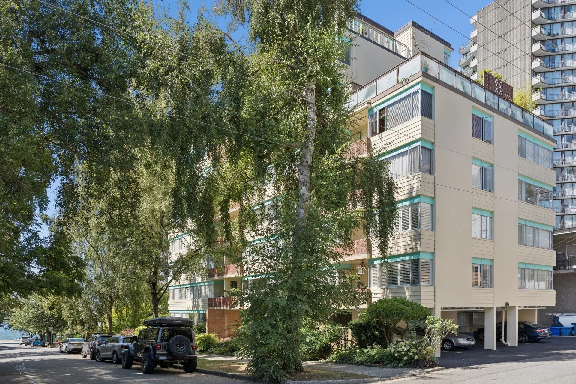 Photo 2 of 35 at #401 – 1315 Cardero Street