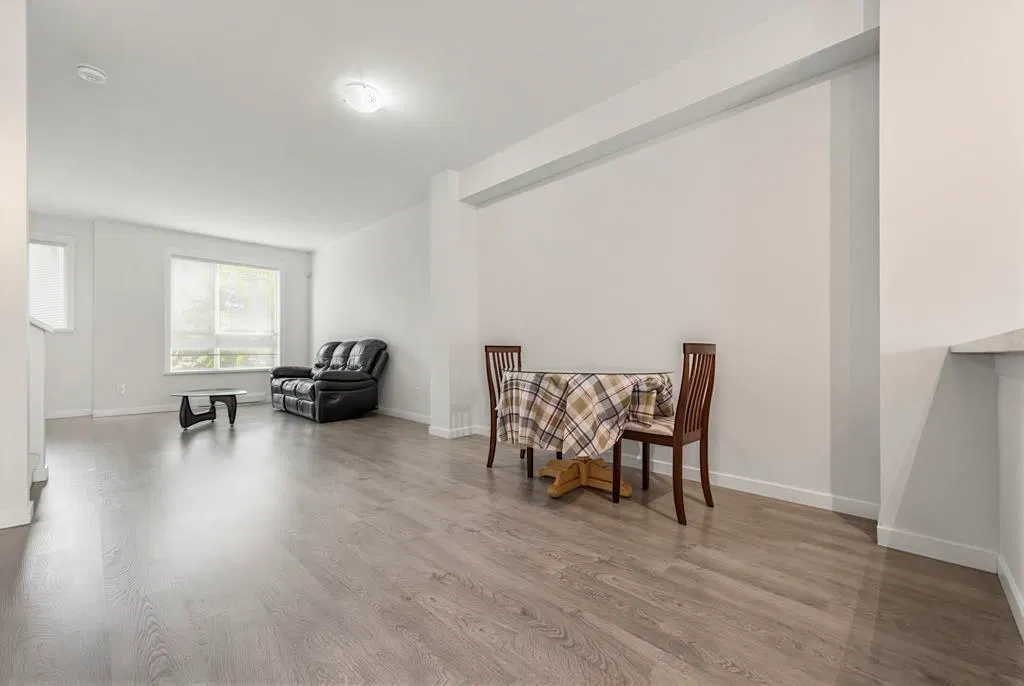 Photo 4 of 40 at #64 – 8355 164 Street