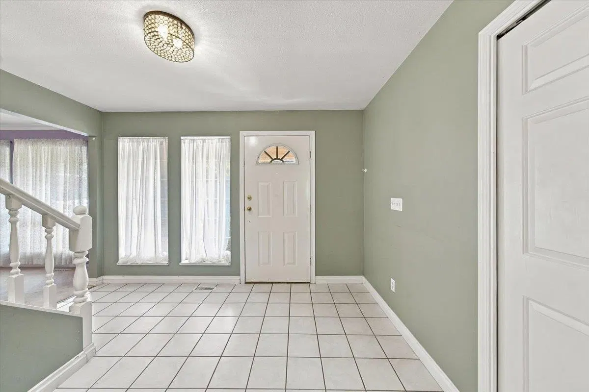 Photo 3 of 35 at 21583 126 Avenue