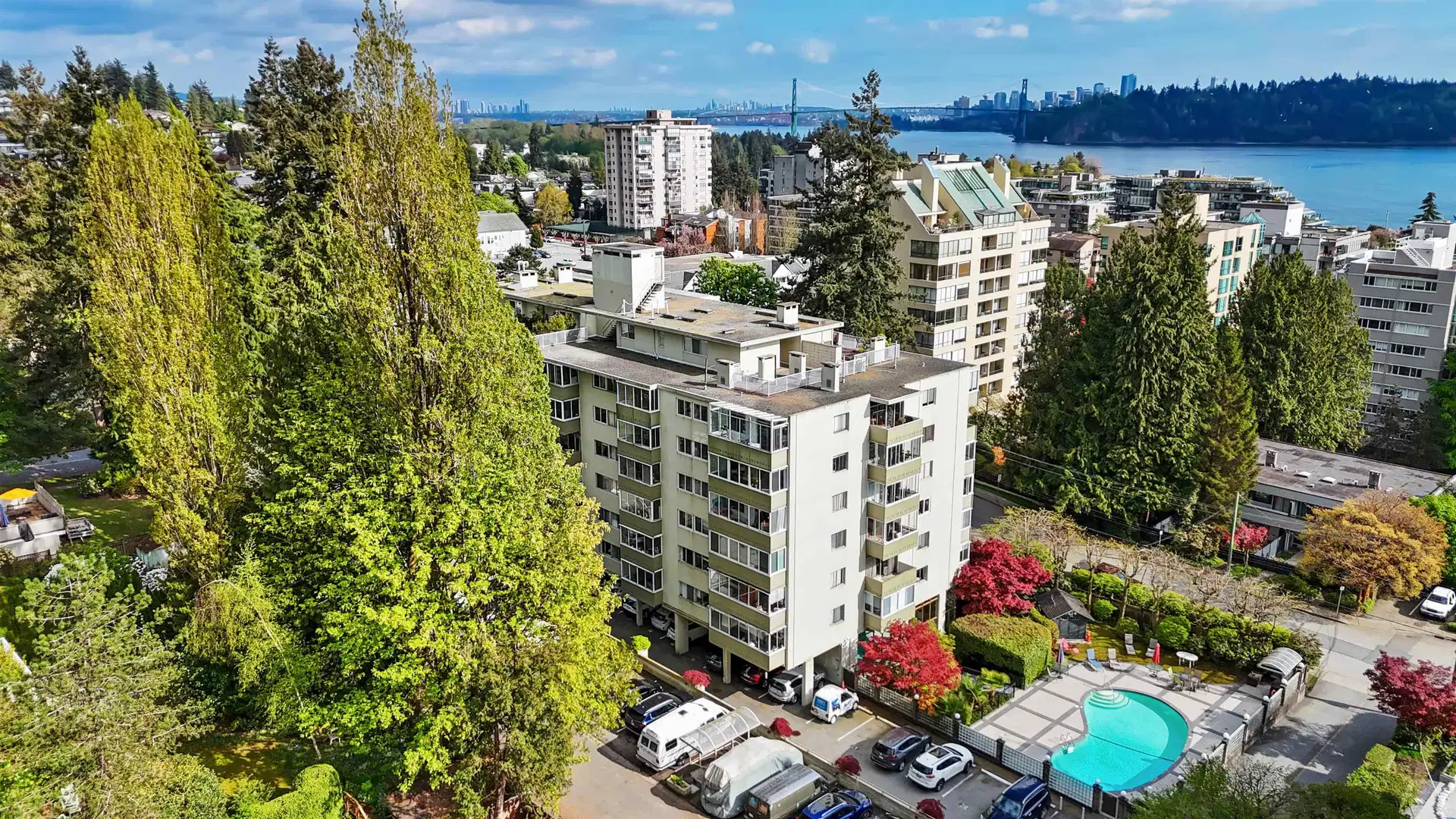 #212 – 1425 Esquimalt Avenue