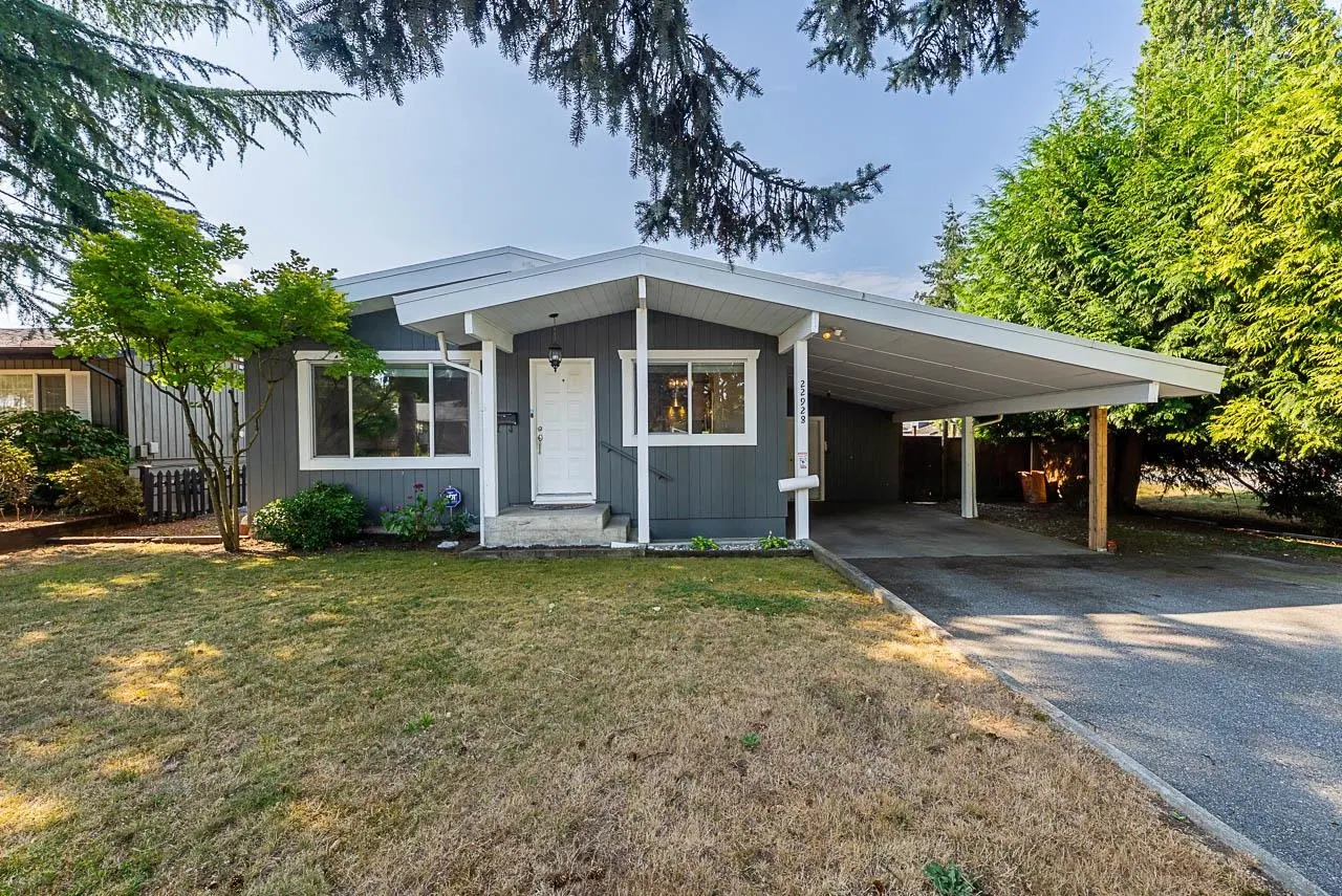 Photo 3 of 39 at 22928 117 Avenue