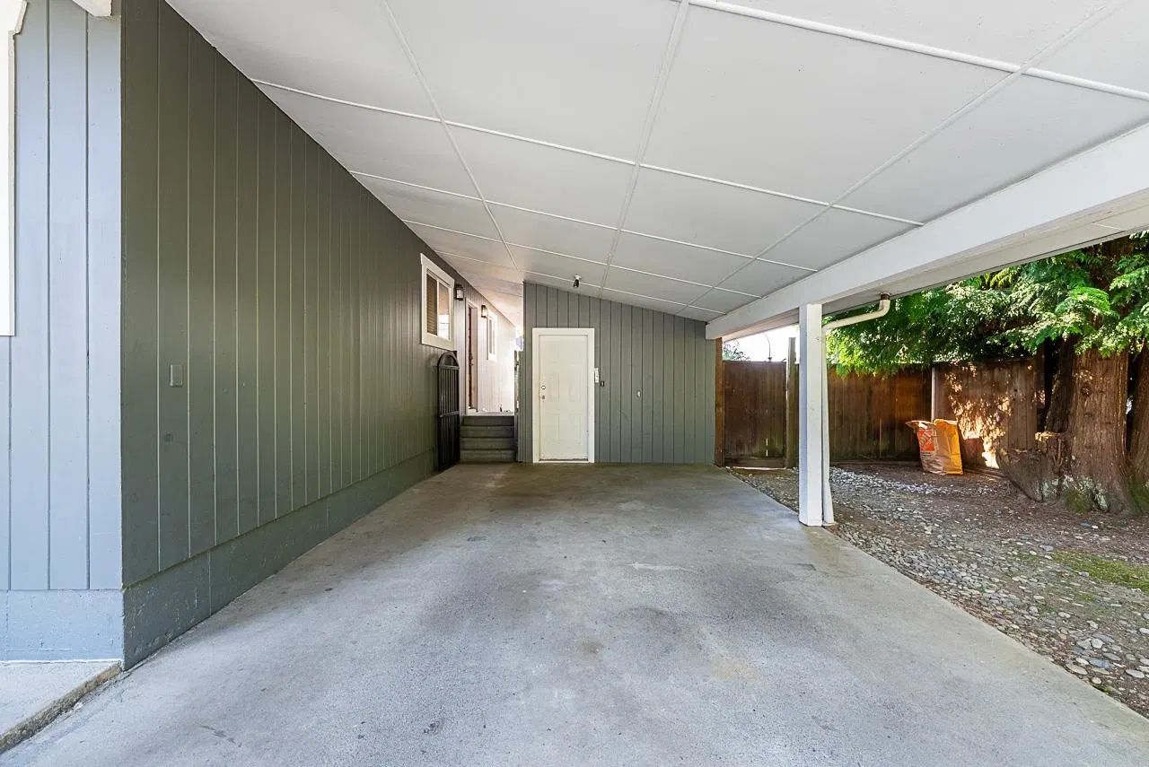 Photo 4 of 39 at 22928 117 Avenue