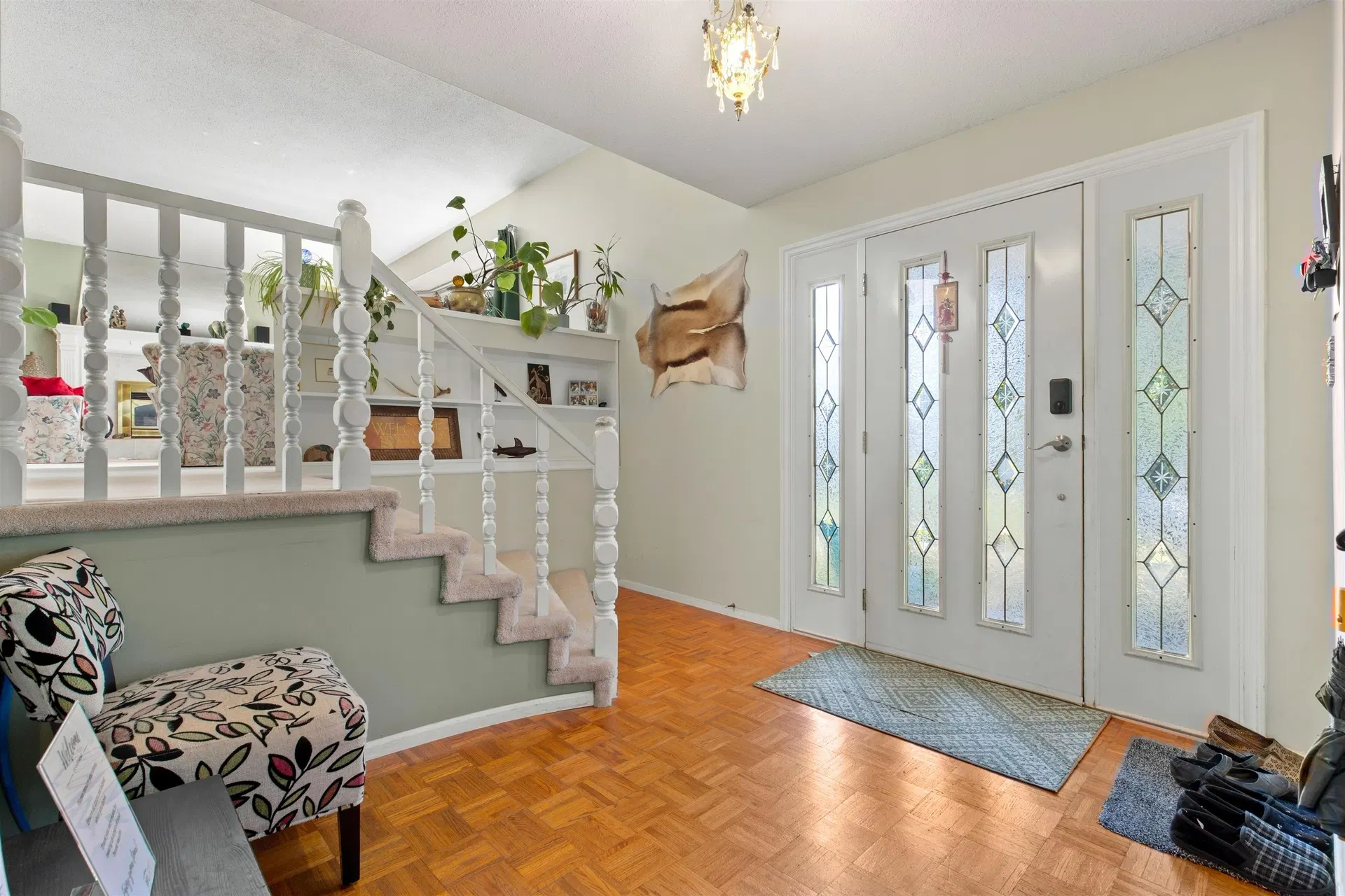 Photo 2 of 36 at 32637 Willingdon Crescent