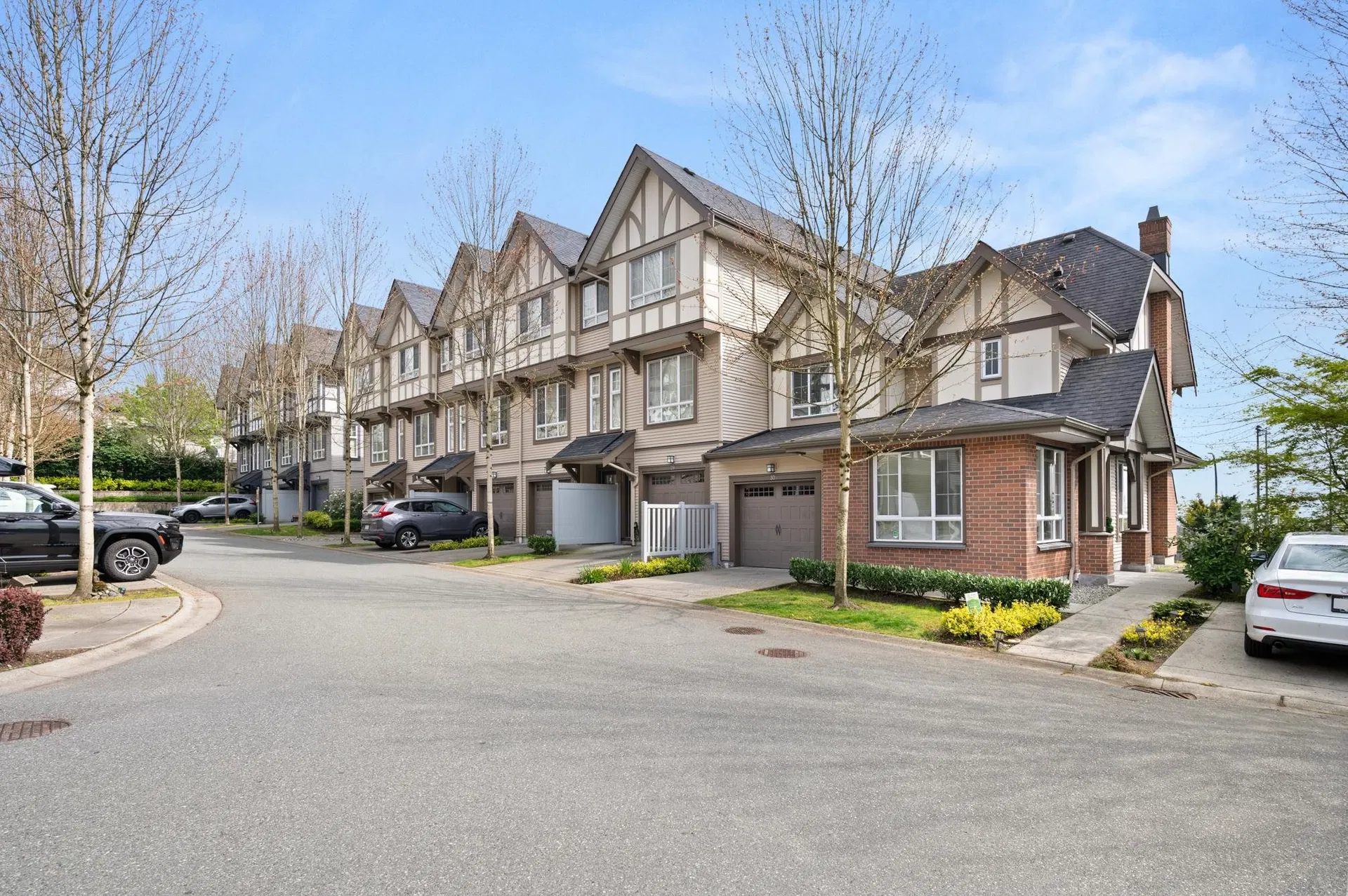 Photo 2 of 33 at #27 – 1338 Hames Crescent