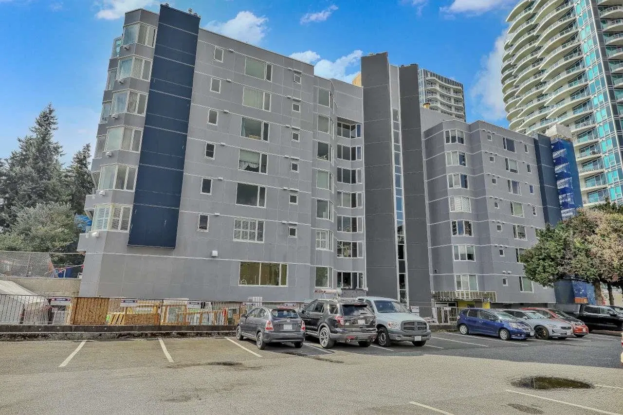 #309 – 15111 Russell Avenue
