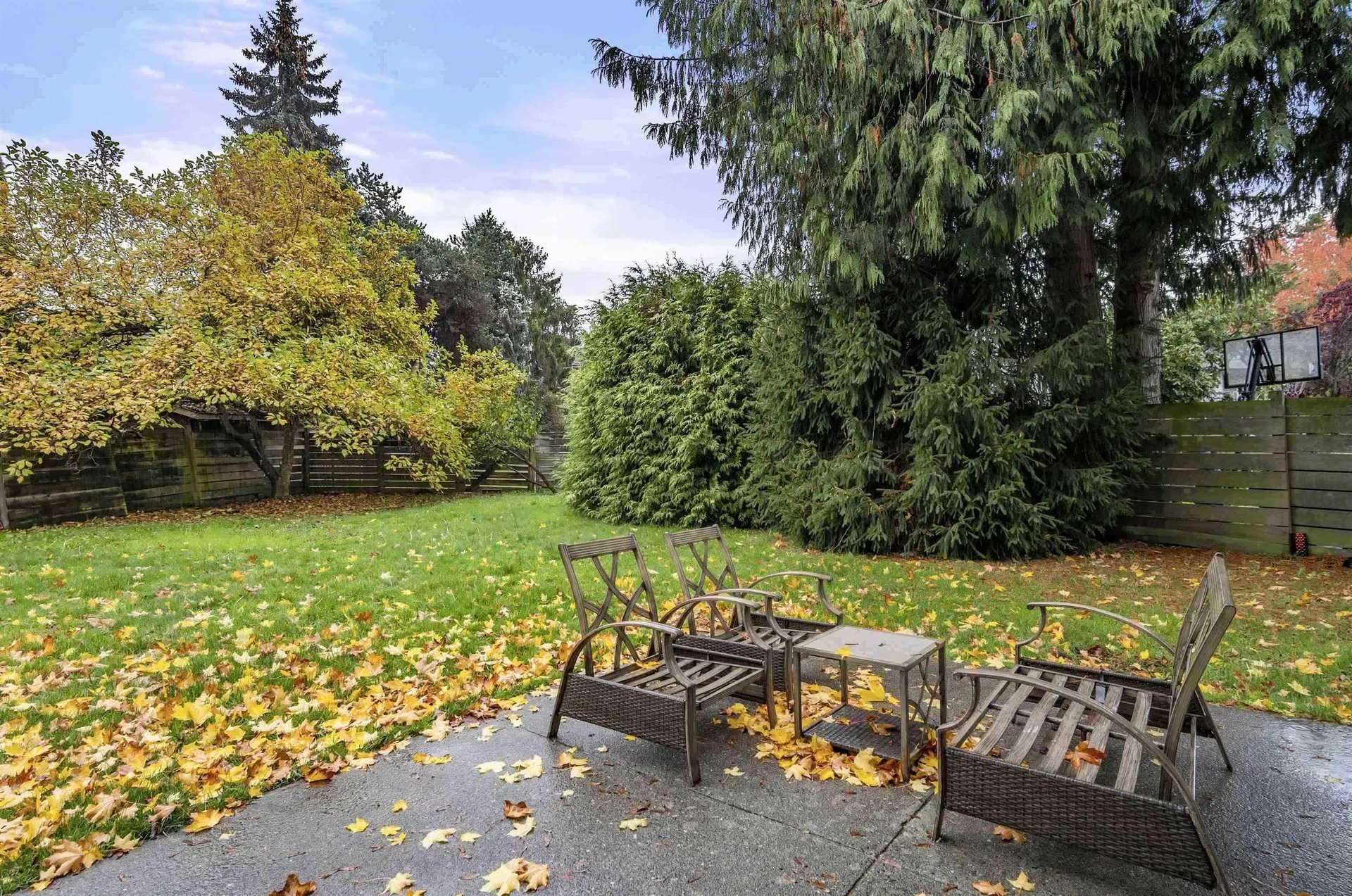 Photo 2 of 16 at 6640 Shawnigan Place