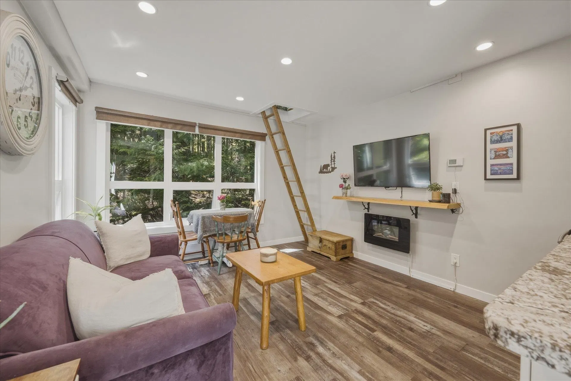 Photo 4 of 16 at #3 – 2231 Sapporo Drive