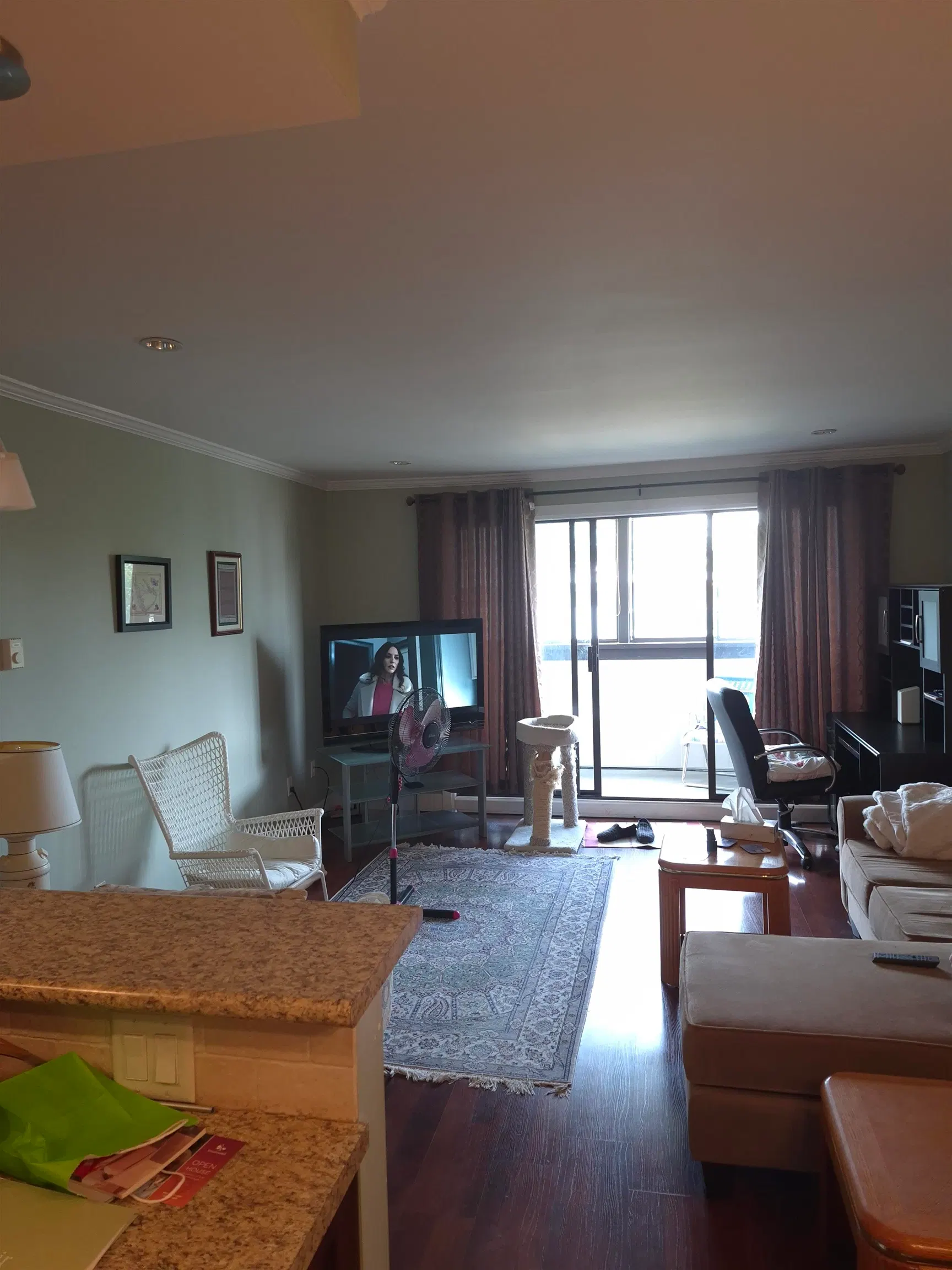 Photo 5 of 13 at #313 – 1448 Fir Street