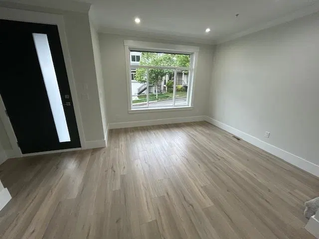 Photo 2 of 24 at 24308 101a Avenue