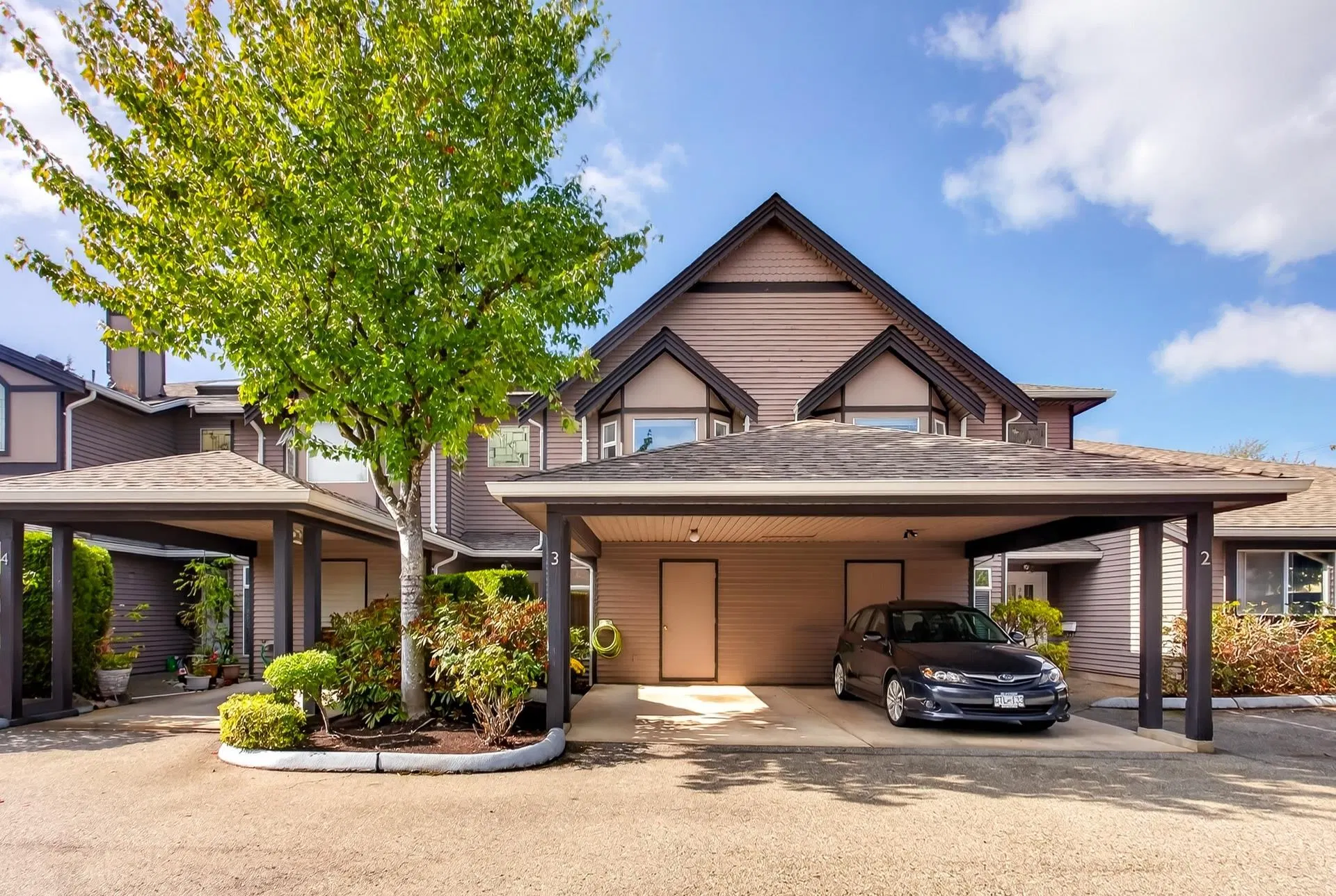 Photo 3 of 33 at #3 – 8540 Blundell Road